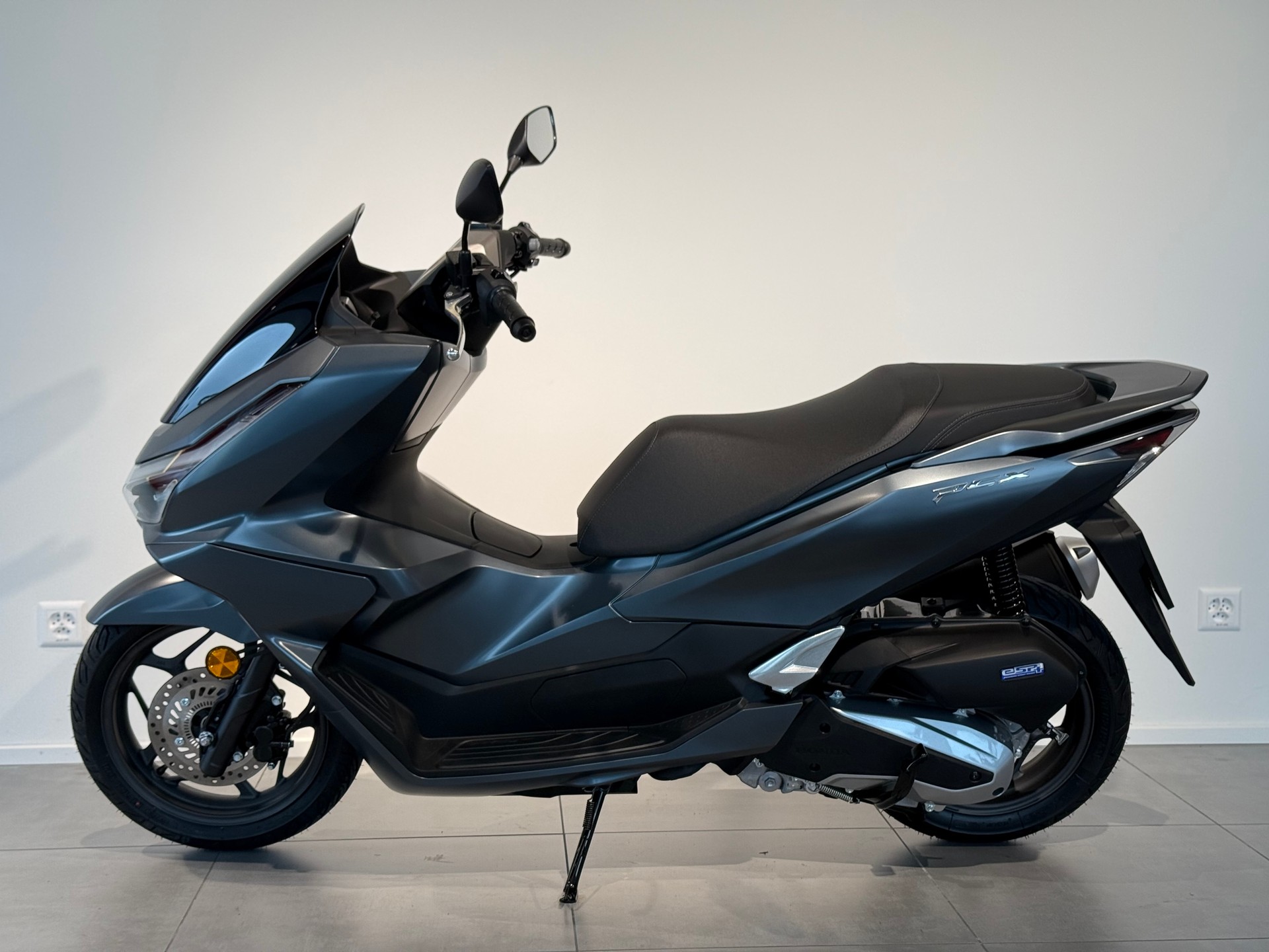 HONDA PCX 125 DX-showroom-element-2
