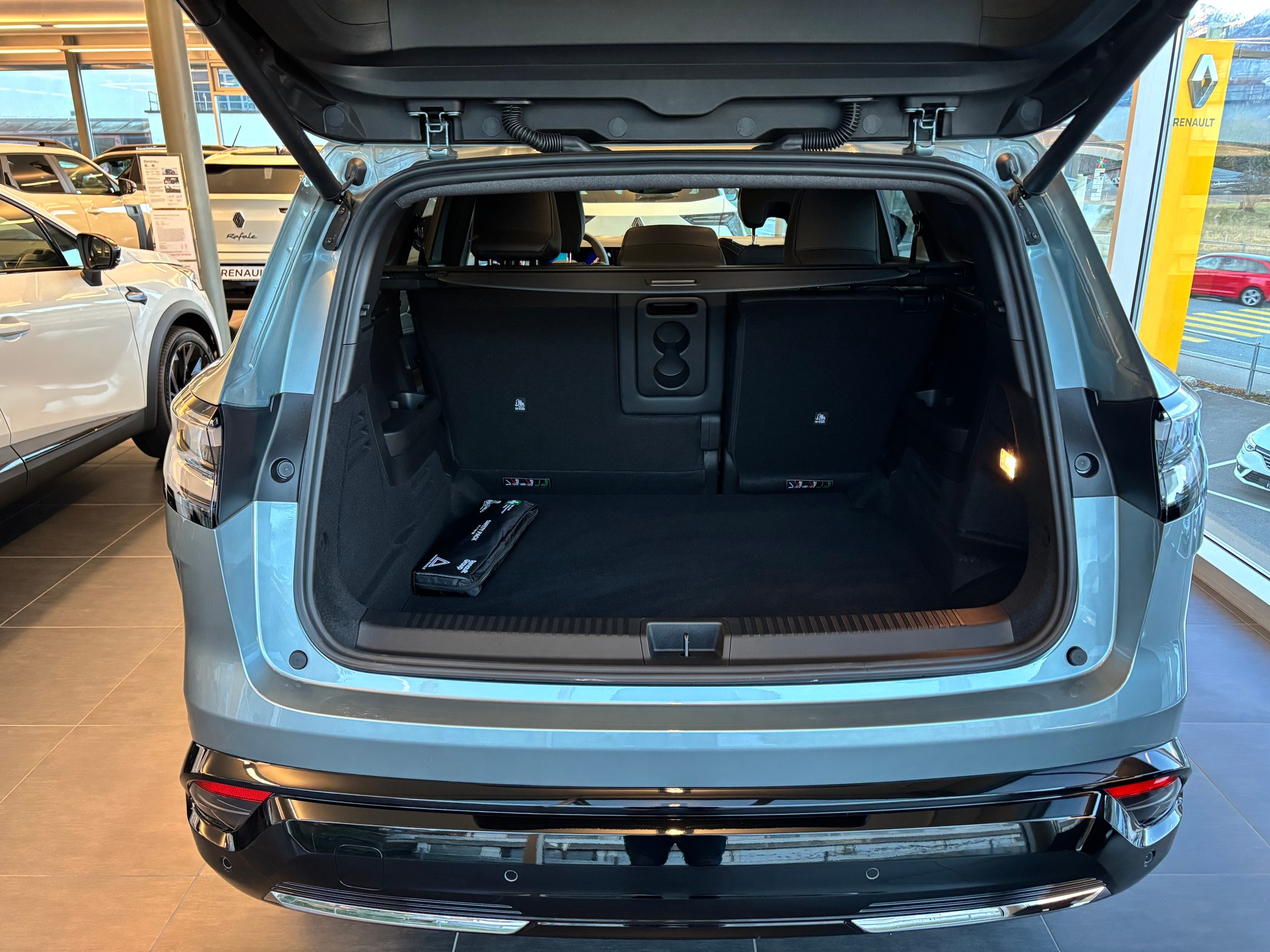 RENAULT Espace 1.2 E-Tech 200 Iconic 5-Sitze-image-8