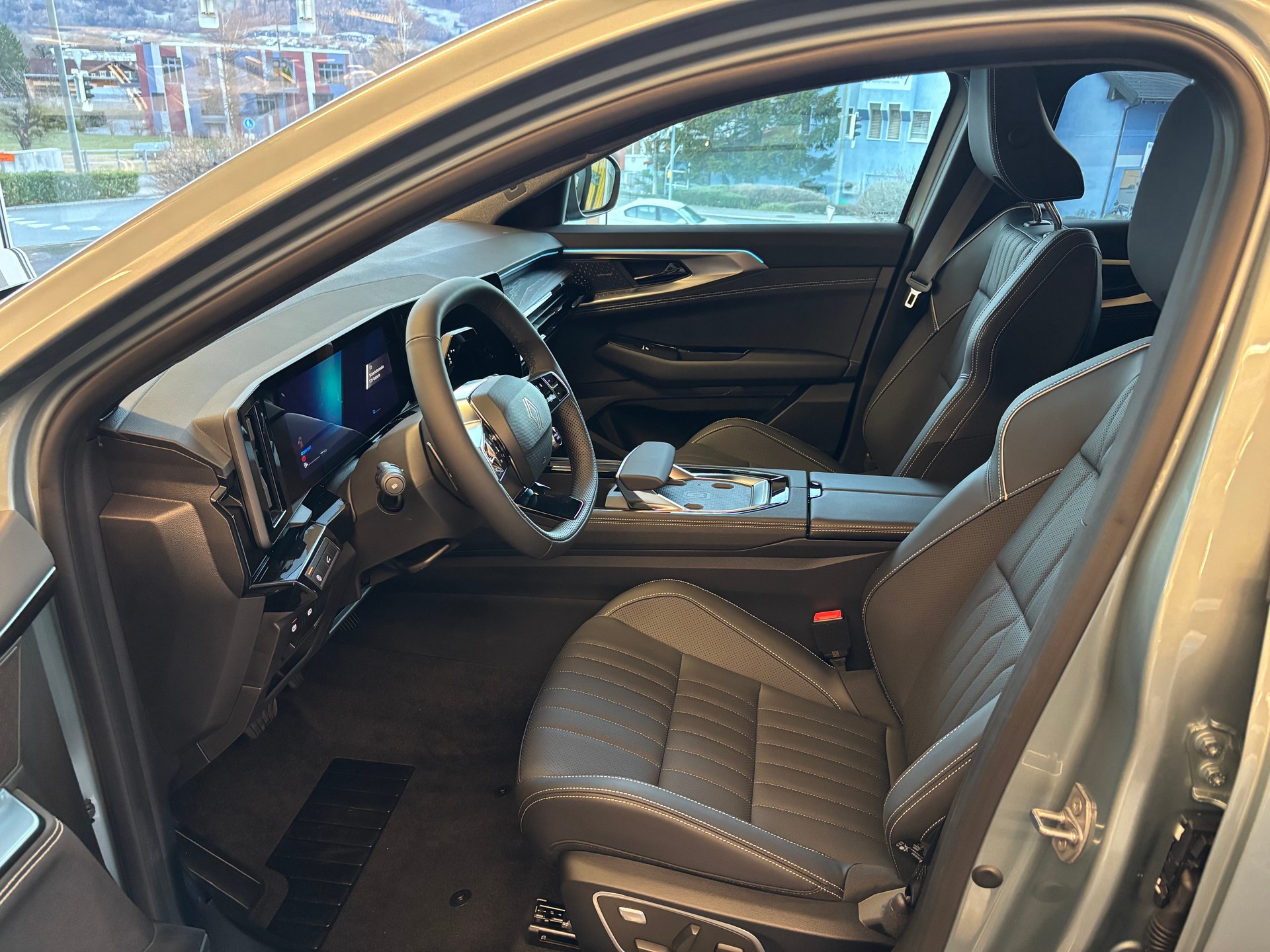 RENAULT Espace 1.2 E-Tech 200 Iconic 5-Sitze-image-5