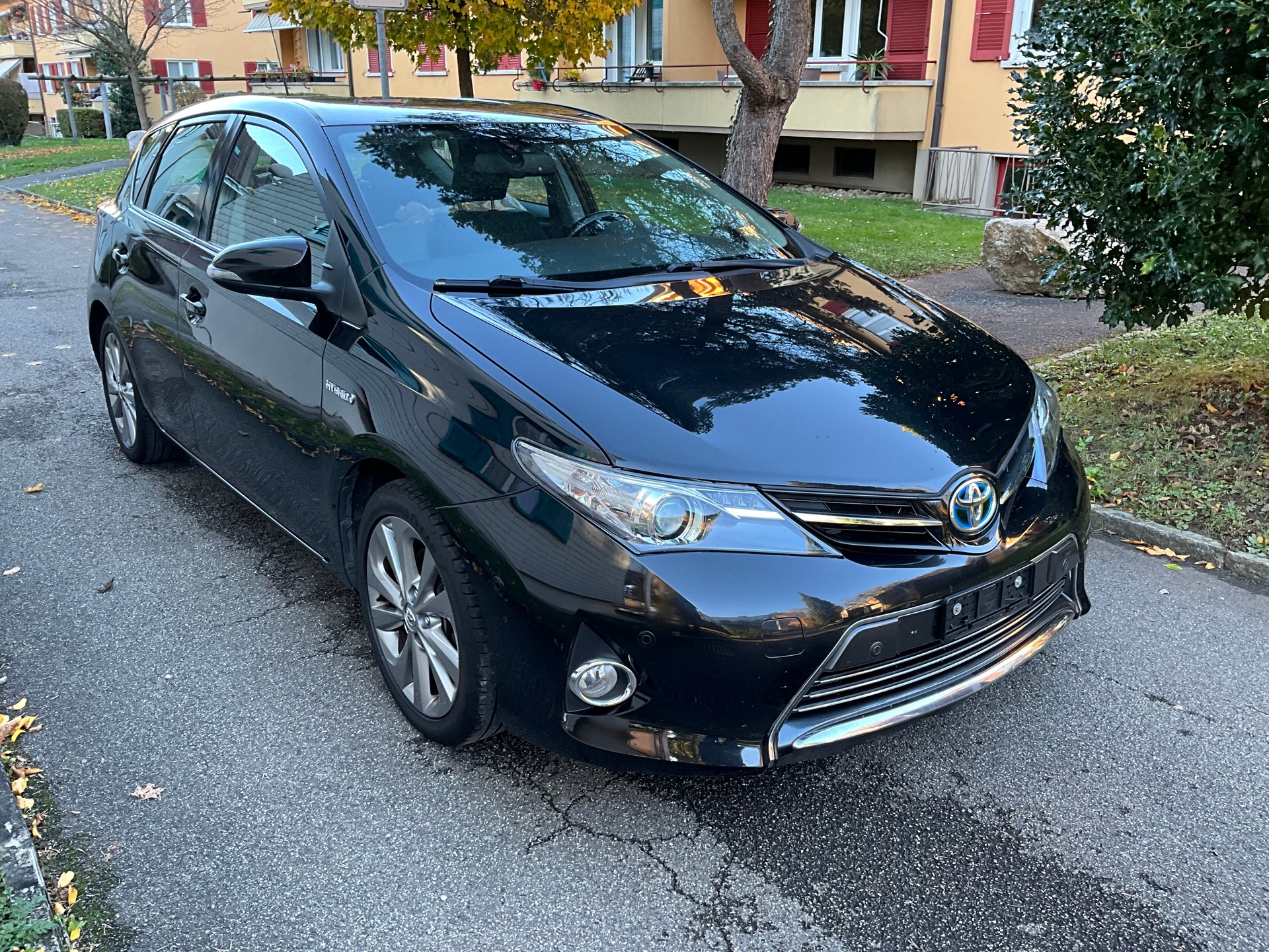 TOYOTA Auris 1.8 16V HSD Linea Sol-image-2