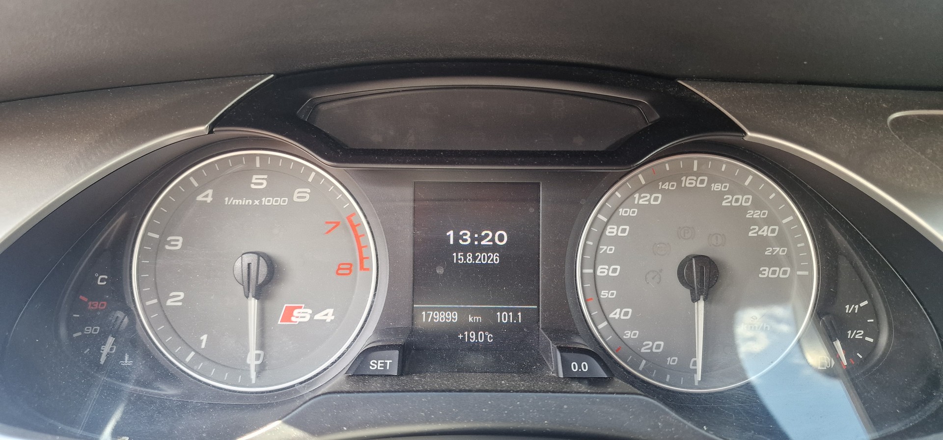 AUDI S4 Avant 3.0 TFSI quattro-image-4