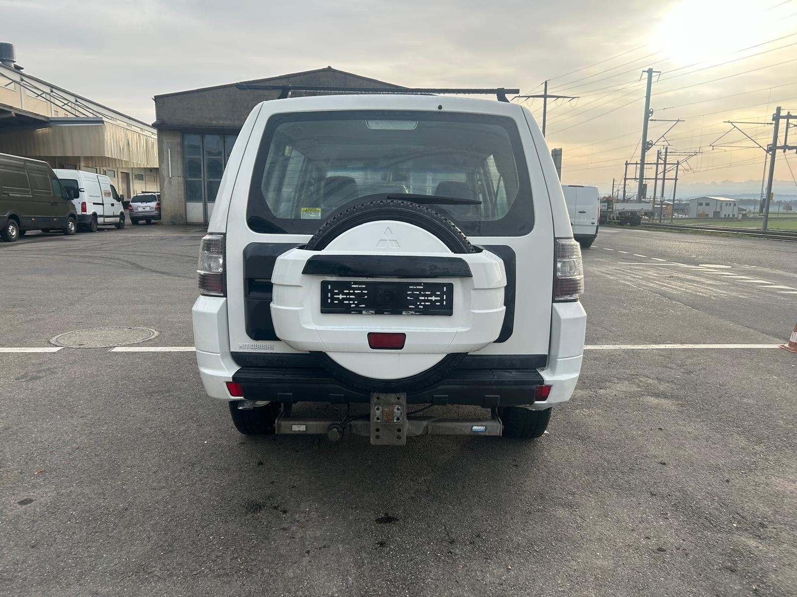 MITSUBISHI Pajero 3.2 DI-D Professional Plus-image-5