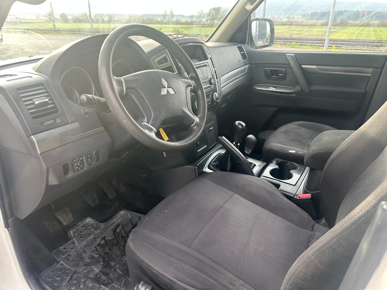 MITSUBISHI Pajero 3.2 DI-D Professional Plus-image-7