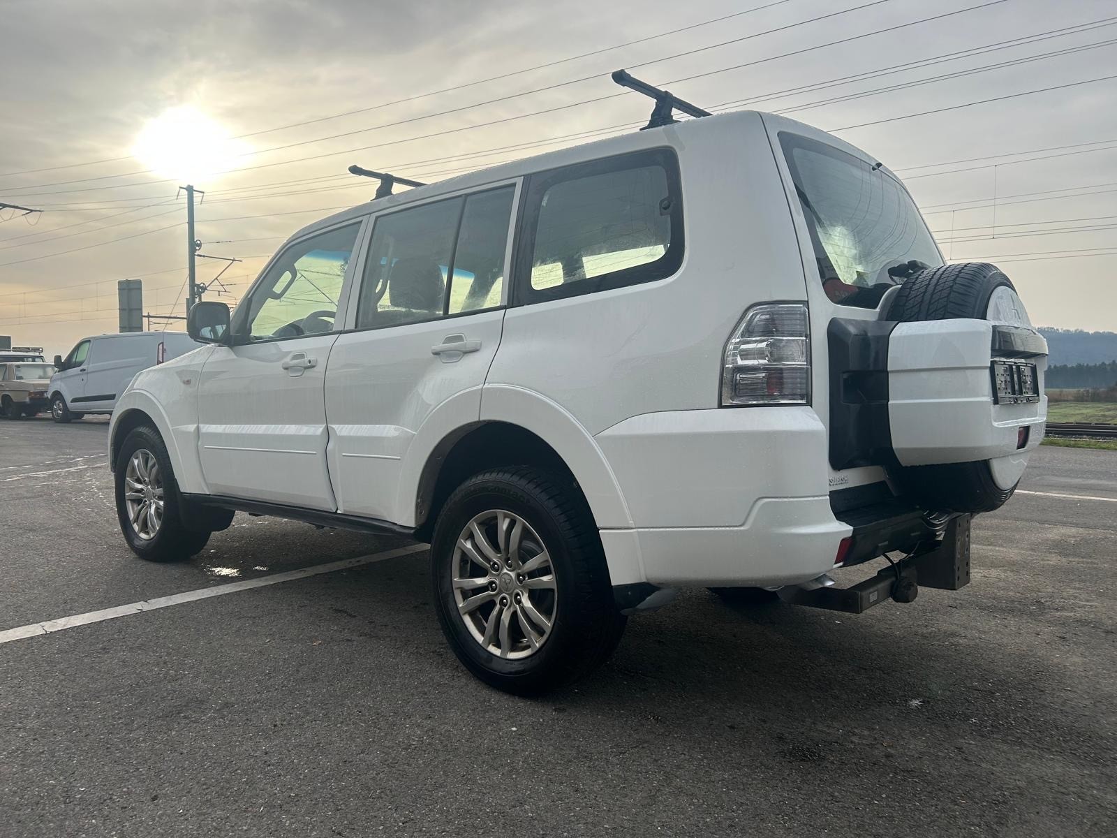 MITSUBISHI Pajero 3.2 DI-D Professional Plus-image-4