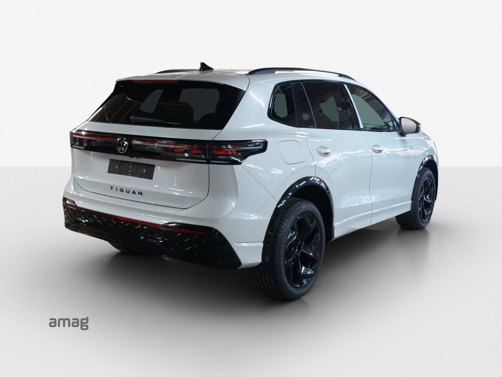 VW Tiguan 2.0 TSI DSG R-Line 4Motion-image-4