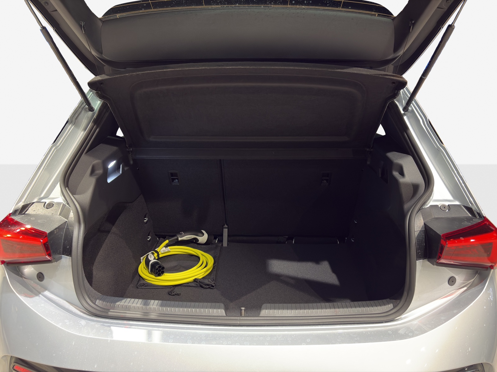CUPRA Born 79 kWh e-Boost Edge-image-12