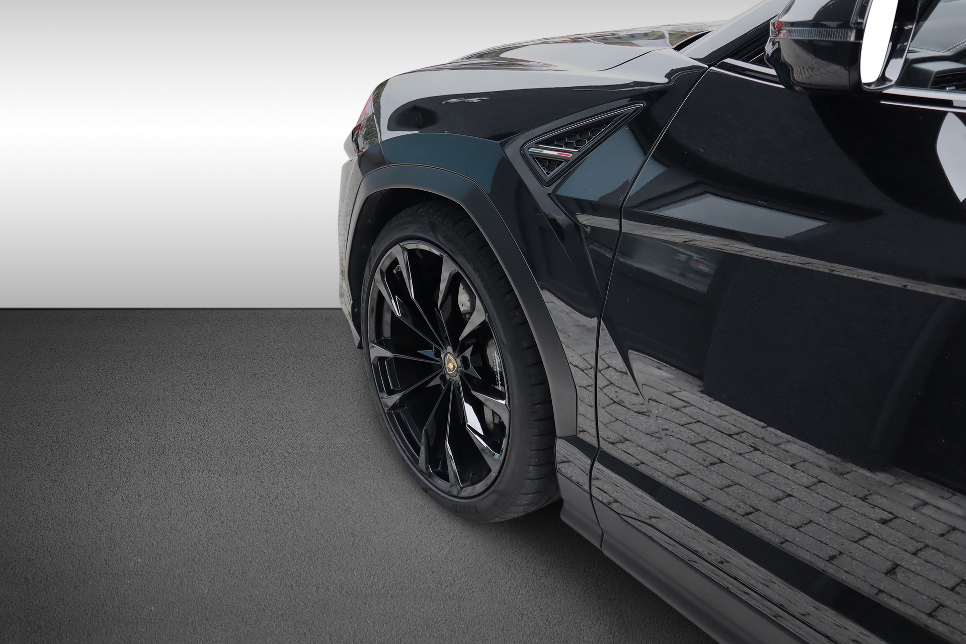 LAMBORGHINI Urus E-Gear-image-8