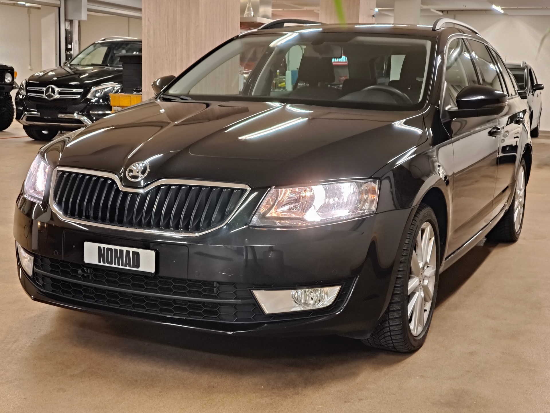 SKODA Octavia Combi 2.0 TDI Ambition 4x4 DSG-image-0