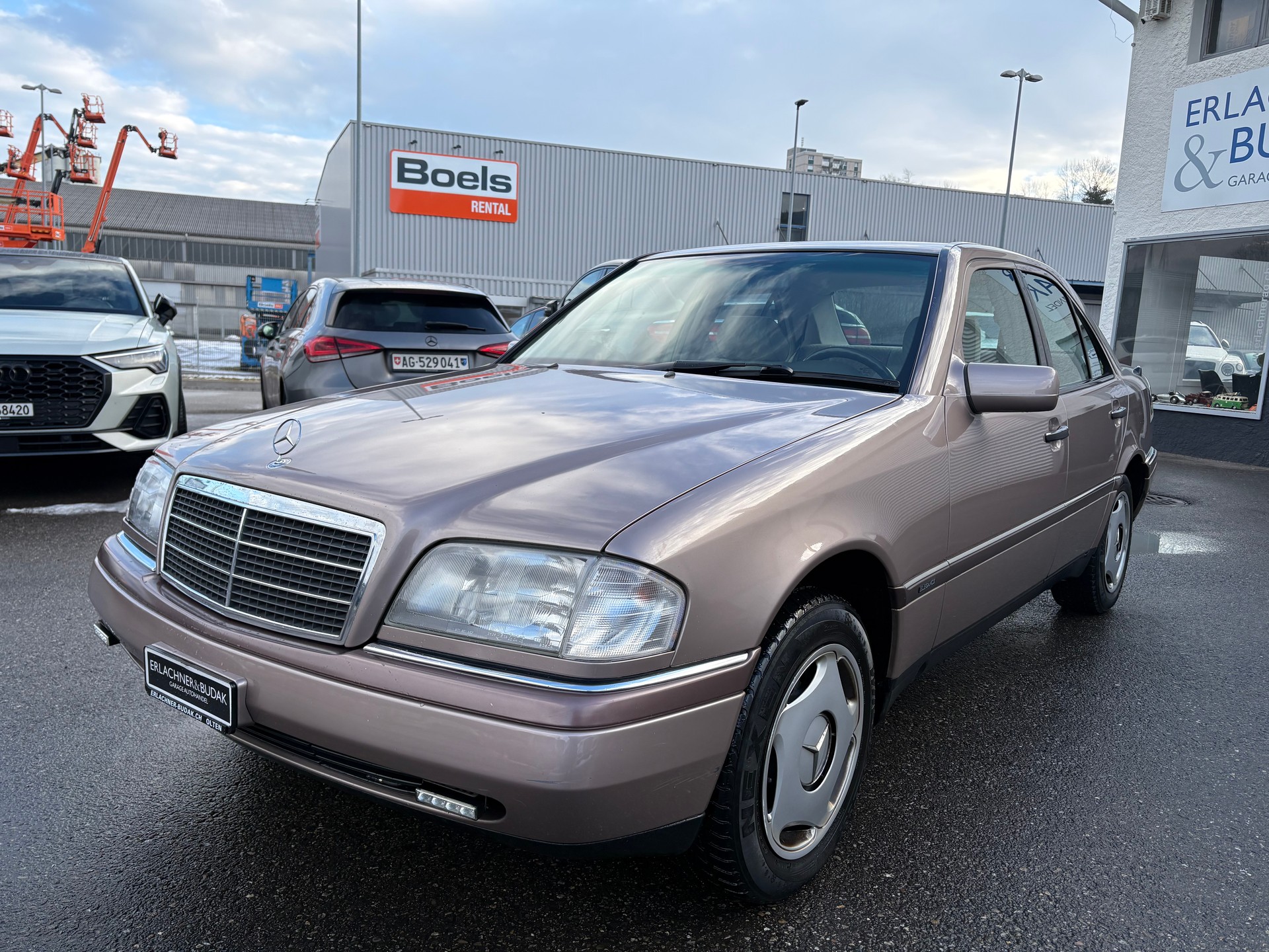 MERCEDES-BENZ C 220 Classic-image-1