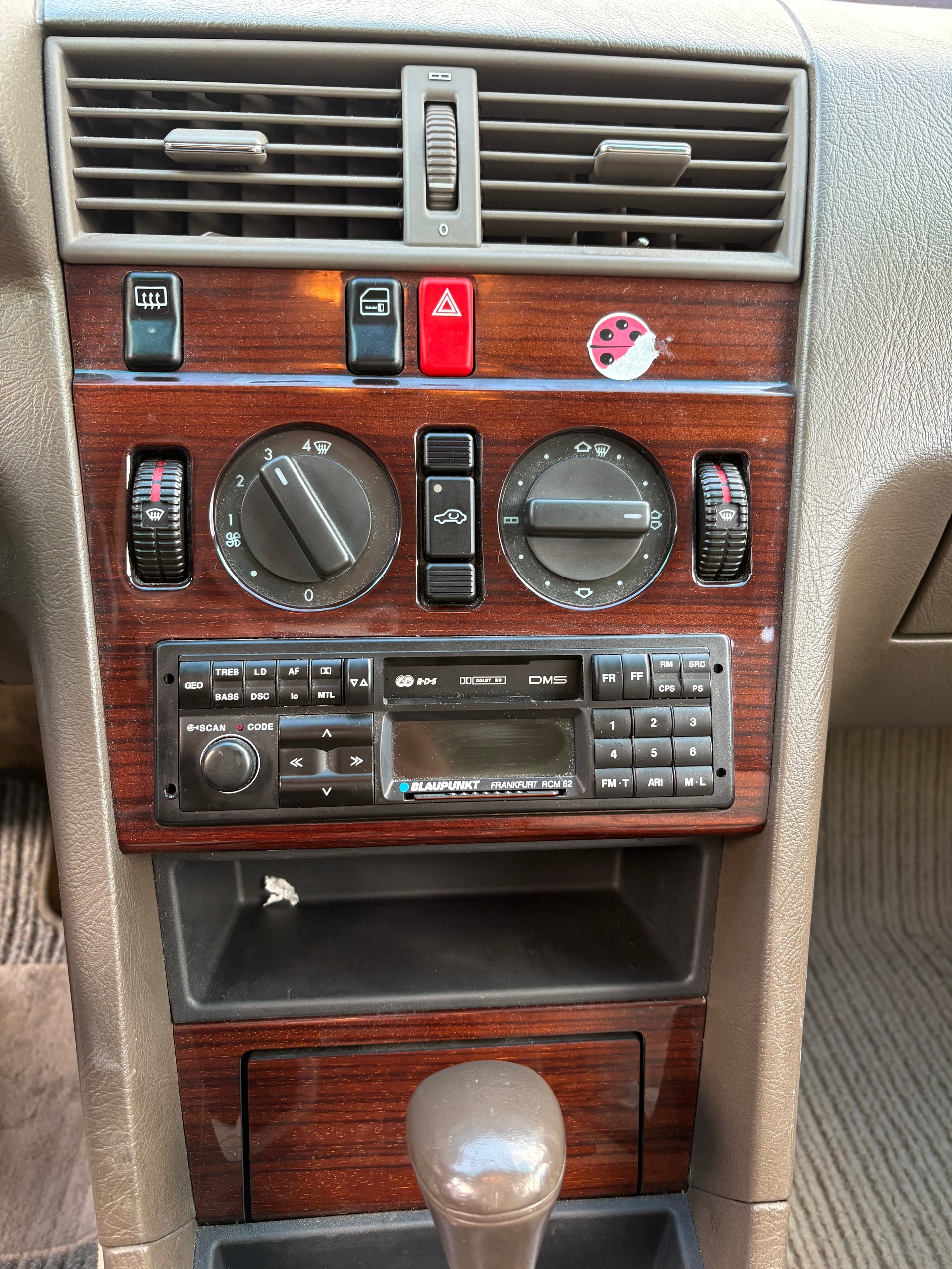 MERCEDES-BENZ C 220 Classic-image-13