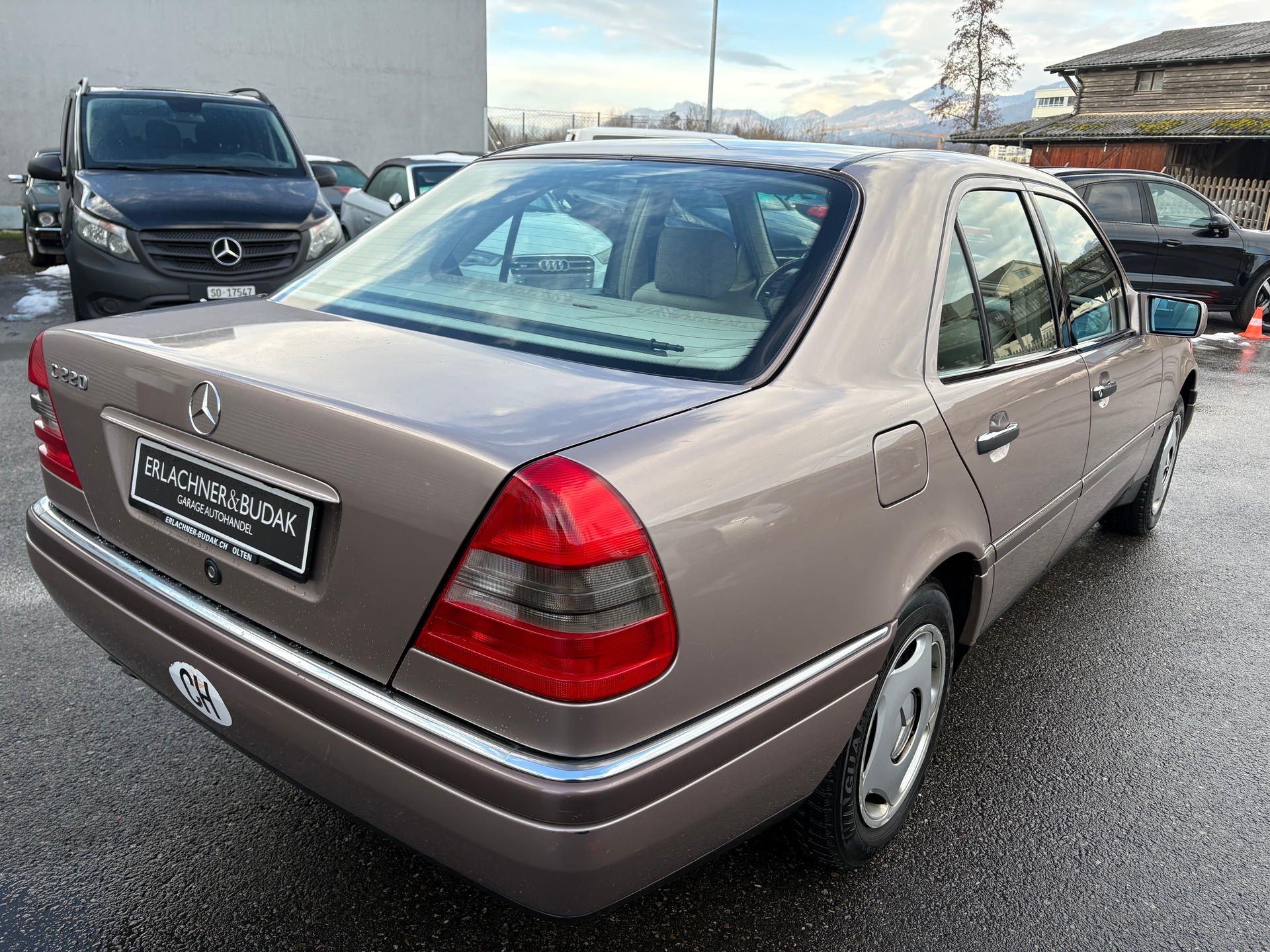 MERCEDES-BENZ C 220 Classic-image-5