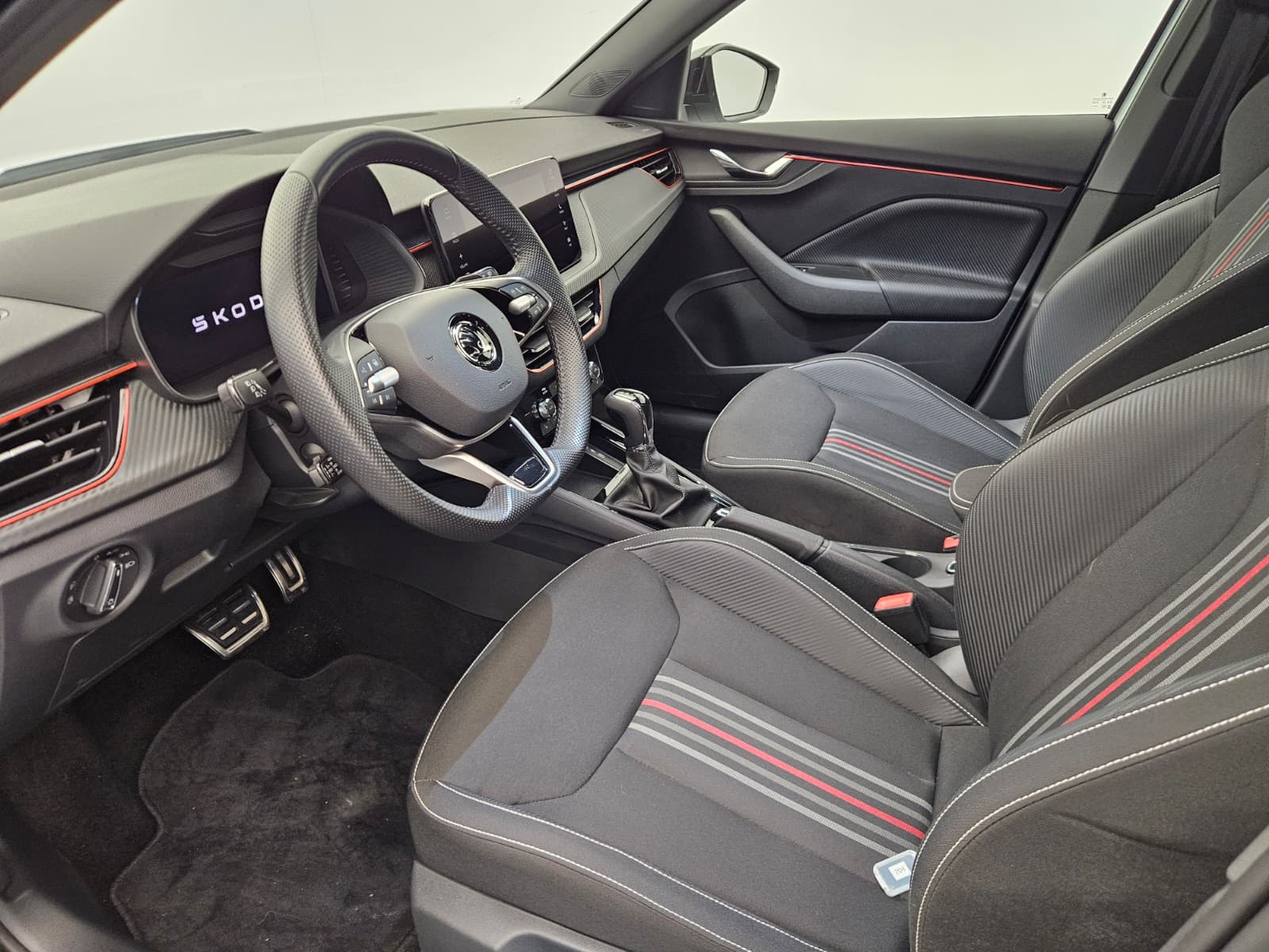 SKODA Kamiq 1.0 TSI Monte Carlo DSG-image-10
