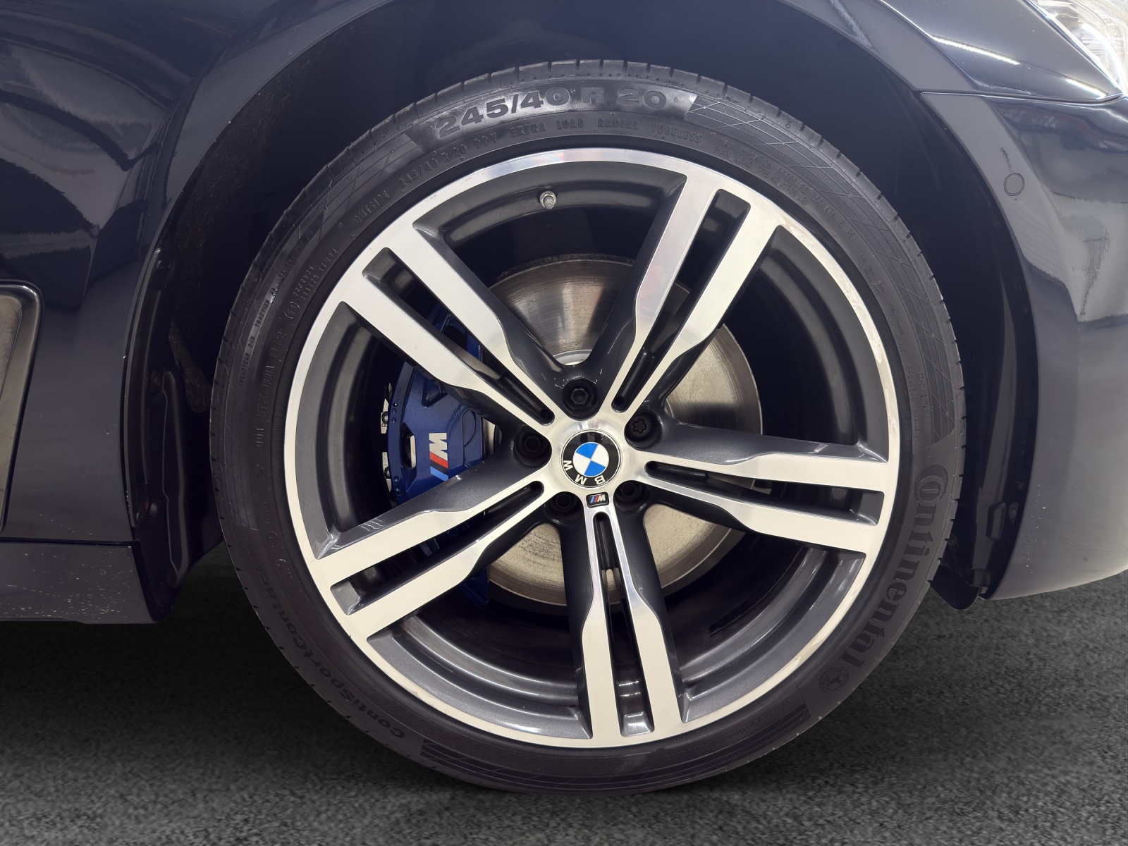 BMW 740d xDrive-image-11