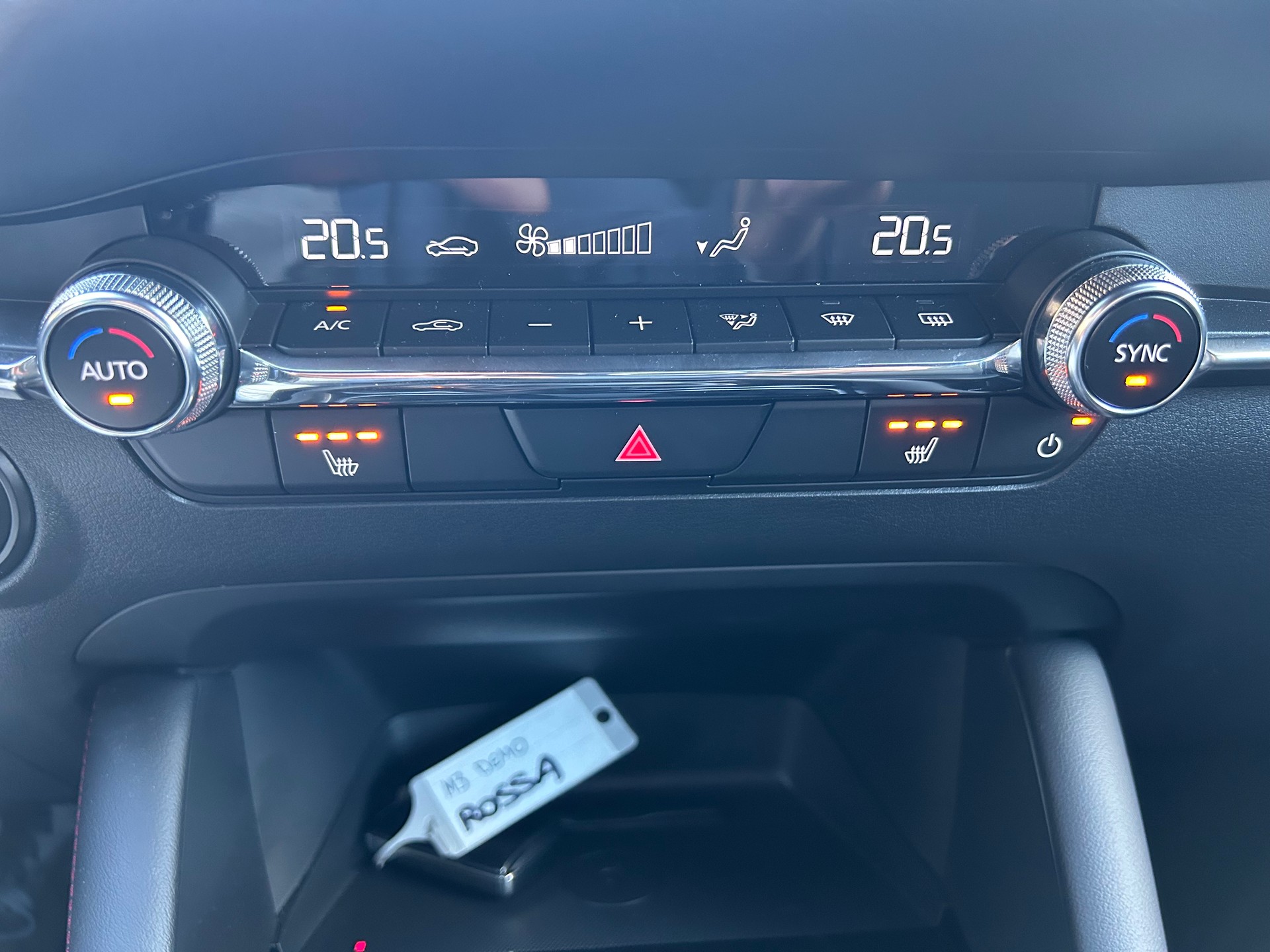 MAZDA 3 Hatchback SKYACTIV-X M Hybrid 186 AWD Homura Automat-image-11
