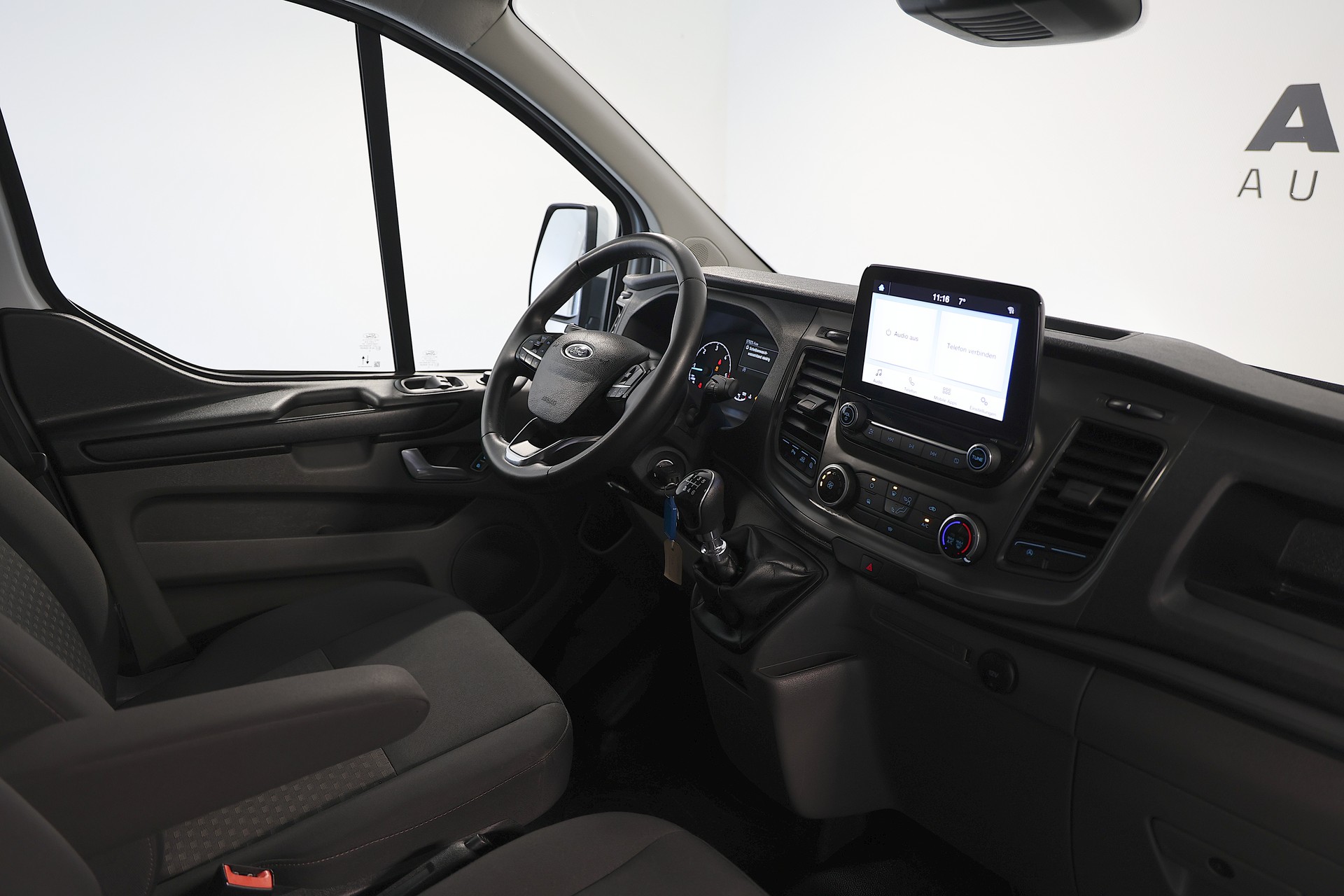 FORD Transit Custom Van 320 L2H1 Trend-image-15