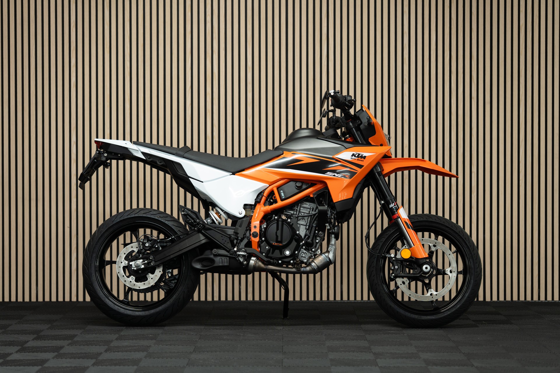 KTM 125 SMC R mit Kurzheck und SuMo-Spiegelumbau