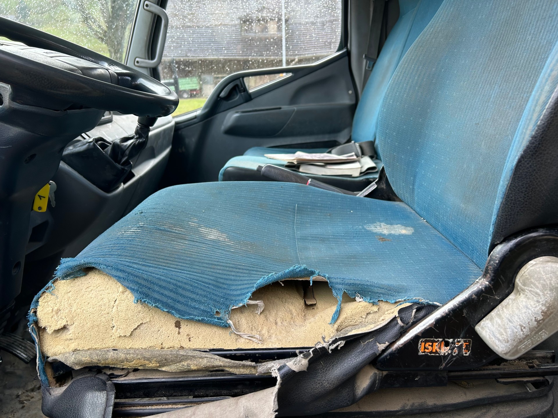 MITSUBISHI FUSO Canter 3C15-image-8