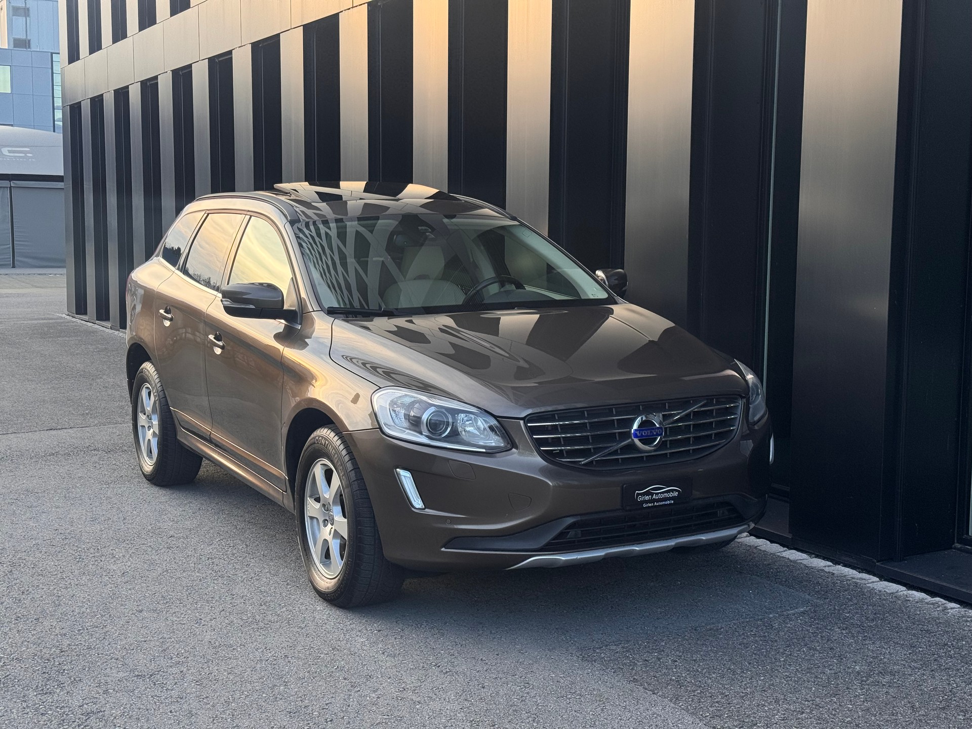 VOLVO XC60 T5 Momentum Powershift-image-7