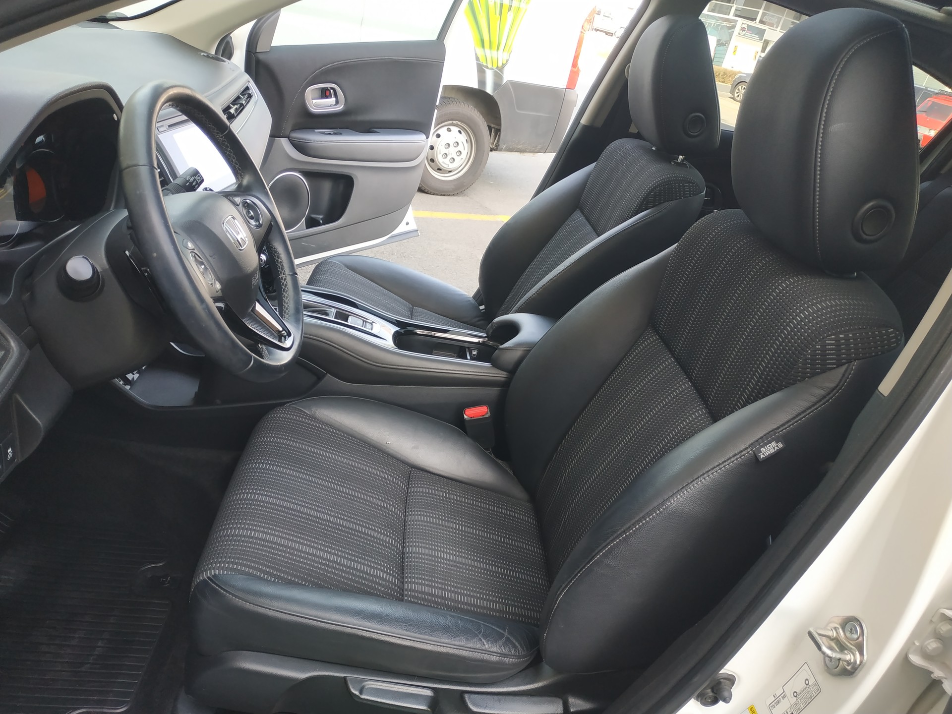 HONDA HR-V 1.5i-VTEC Executive CVT-image-12