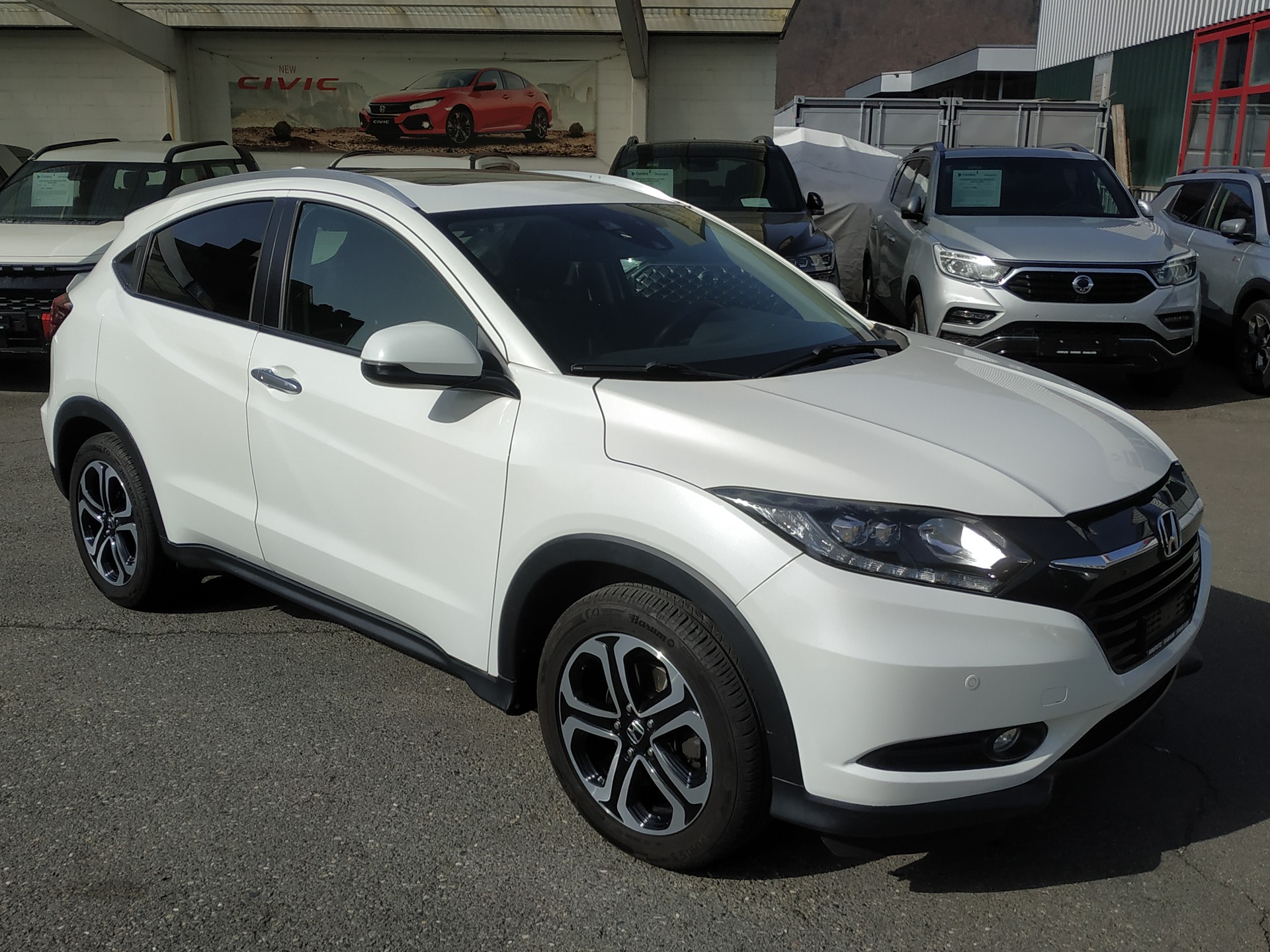 HONDA HR-V 1.5i-VTEC Executive CVT-image-1