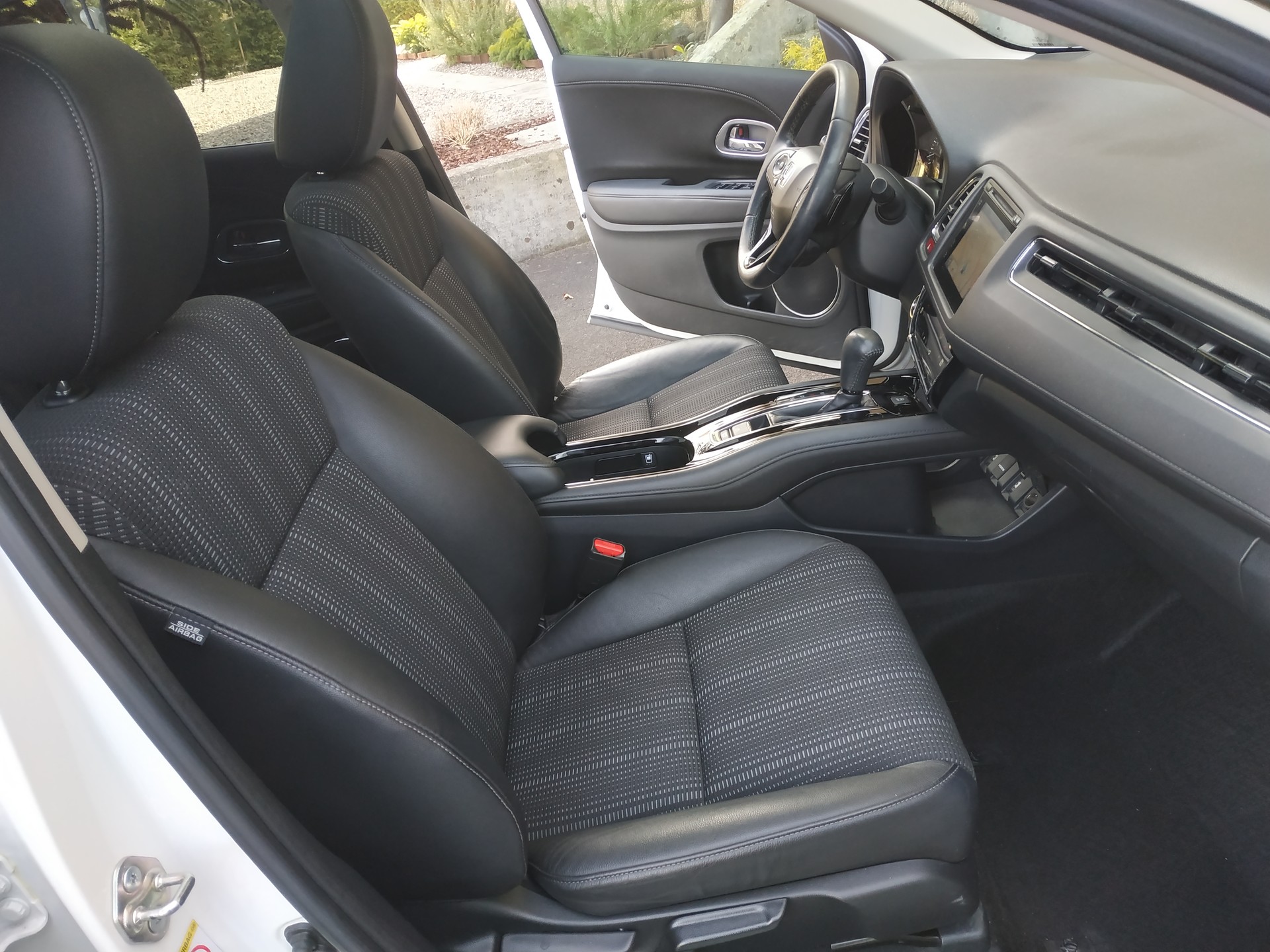 HONDA HR-V 1.5i-VTEC Executive CVT-image-14