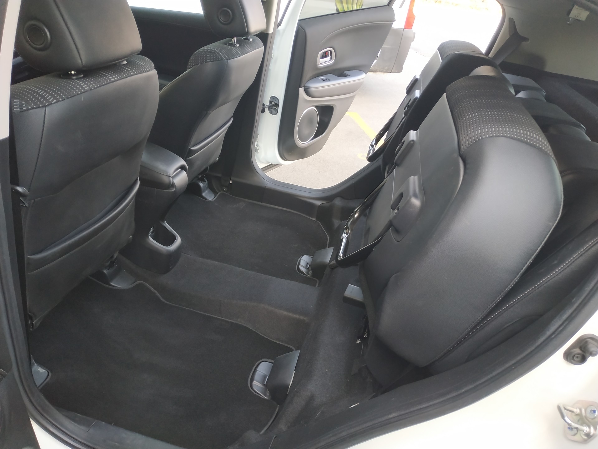 HONDA HR-V 1.5i-VTEC Executive CVT-image-21
