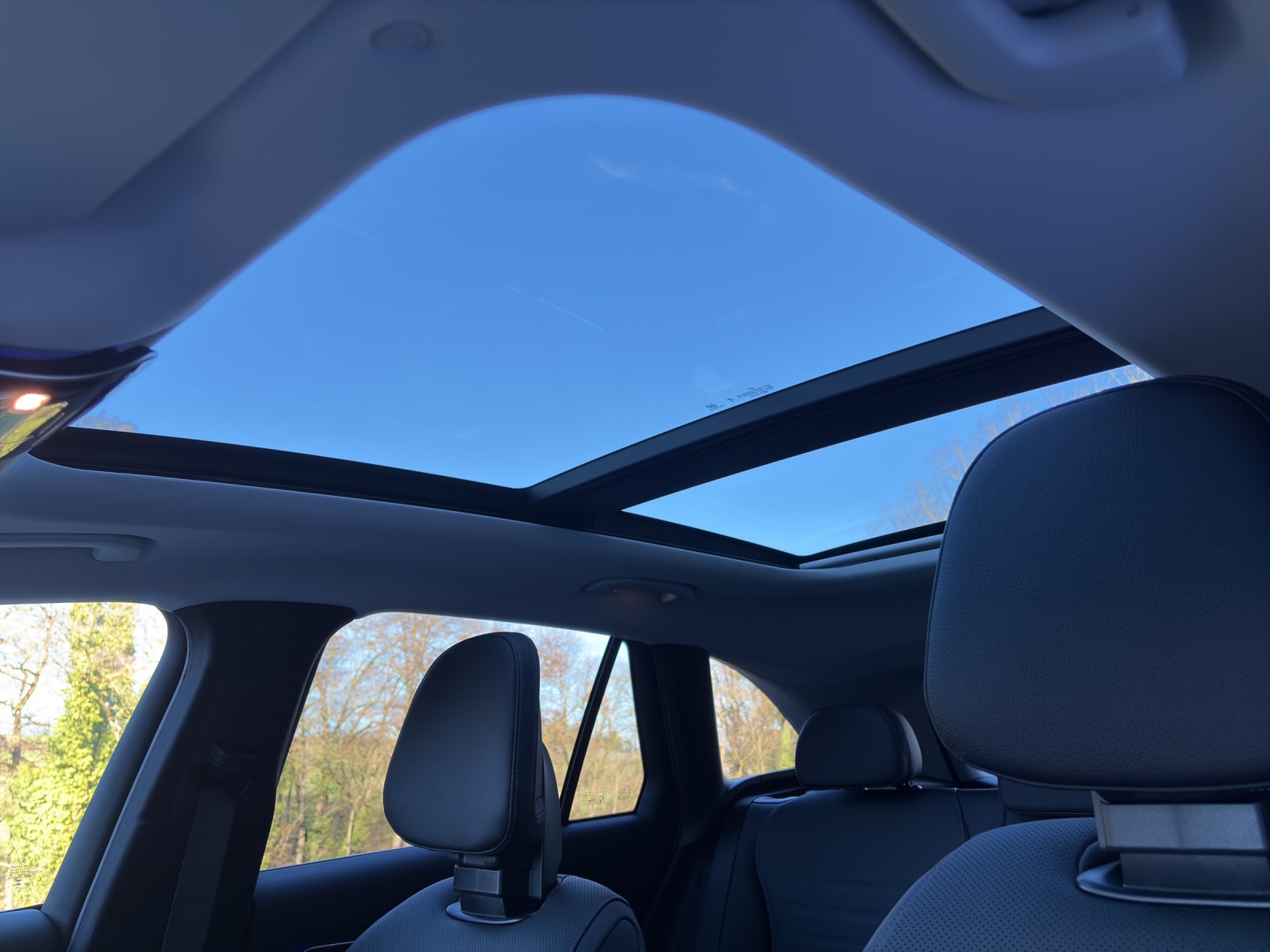 MERCEDES-BENZ GLC 300 e 4Matic EQ Star 9G-Tronic-image-10