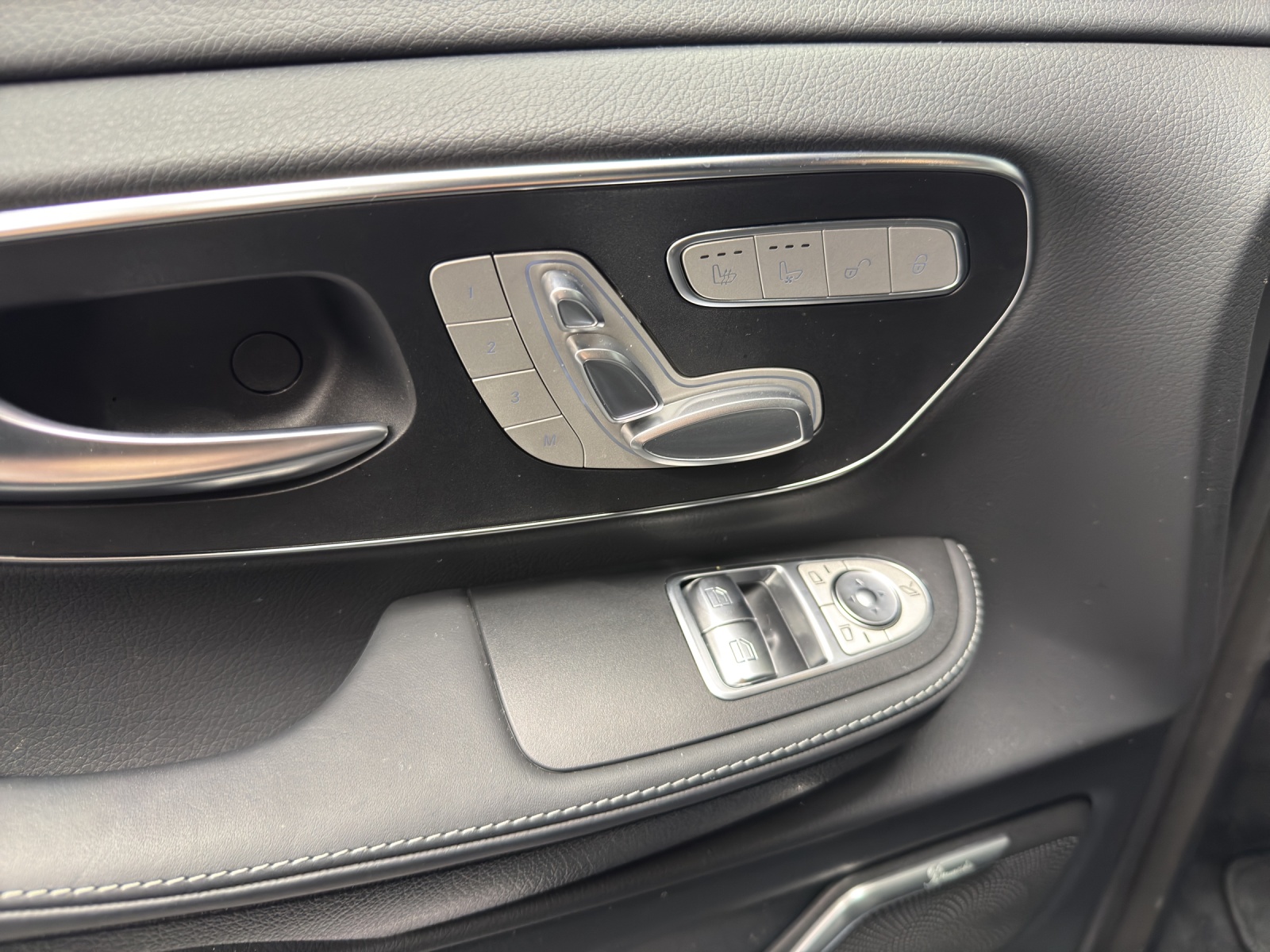 MERCEDES-BENZ V 300 d 4M Exclusive lang-image-14