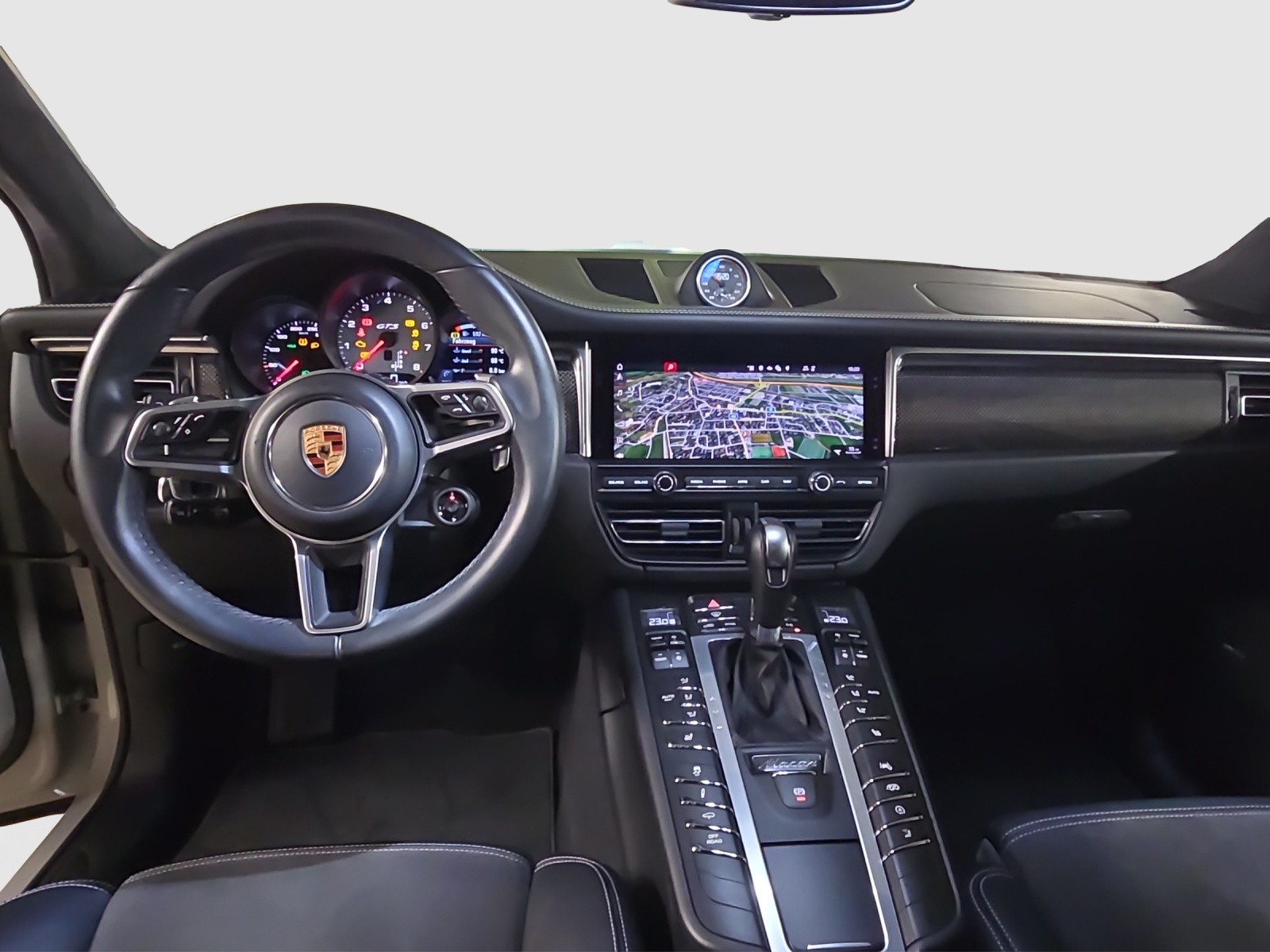 PORSCHE Macan GTS PDK Kreide-image-11