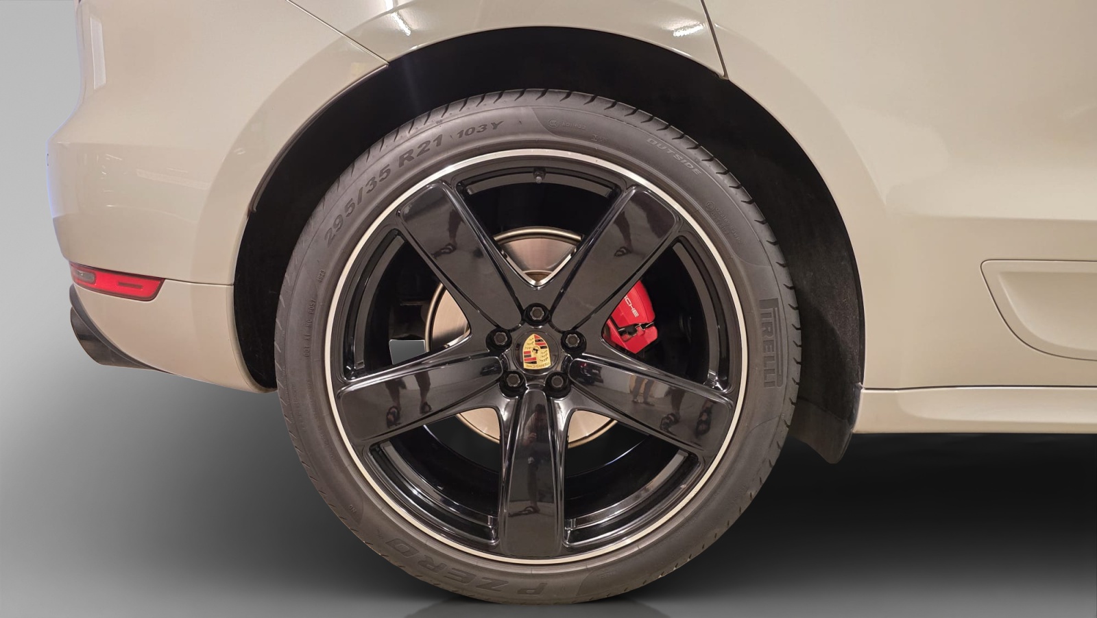 PORSCHE Macan GTS PDK Kreide-image-7