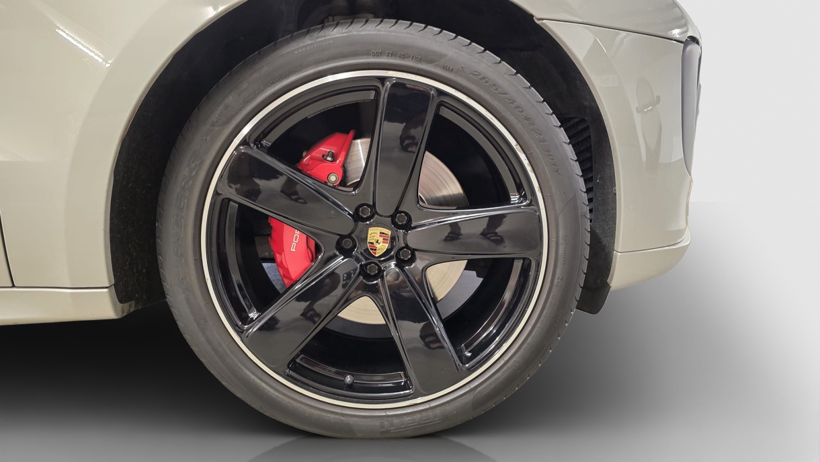 PORSCHE Macan GTS PDK Kreide-image-8