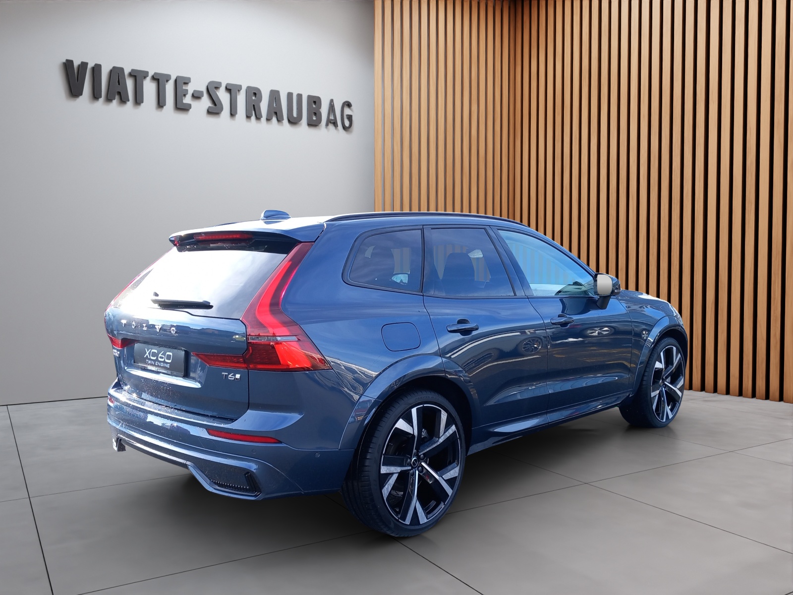 VOLVO XC60 2.0 T6 TE Ultra Dark eAWD-image-4