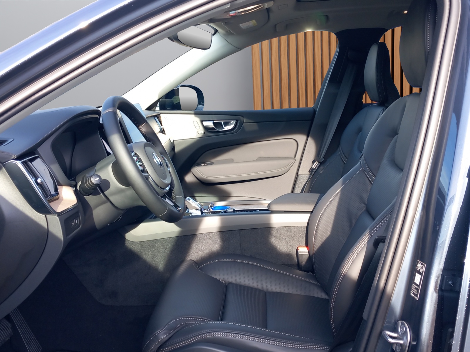 VOLVO XC60 2.0 T6 TE Ultra Dark eAWD-image-12