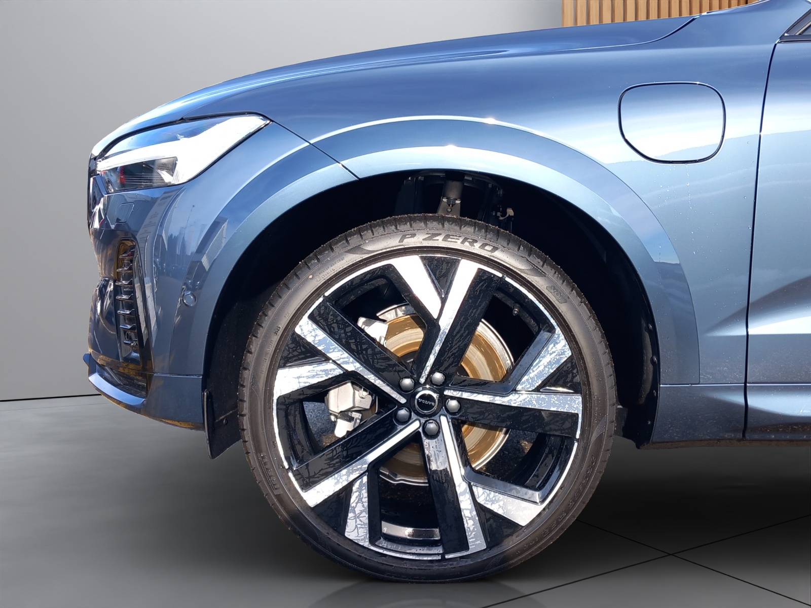 VOLVO XC60 2.0 T6 TE Ultra Dark eAWD-image-8