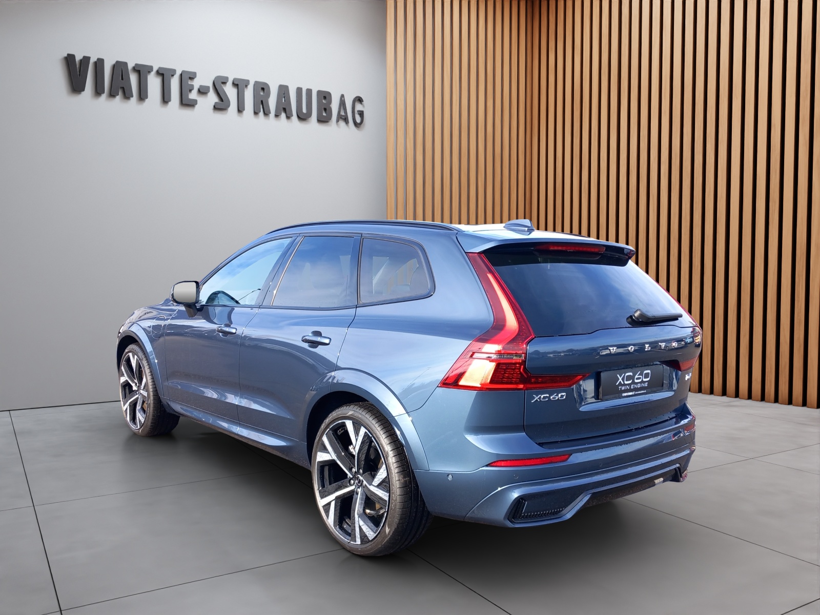 VOLVO XC60 2.0 T6 TE Ultra Dark eAWD-image-2