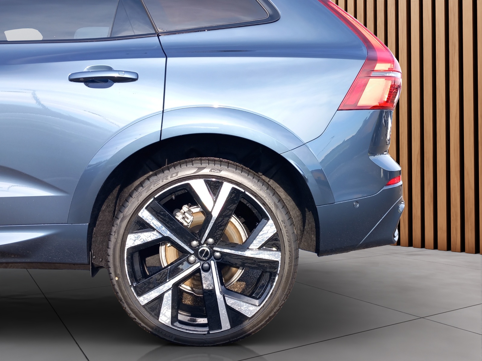 VOLVO XC60 2.0 T6 TE Ultra Dark eAWD-image-9