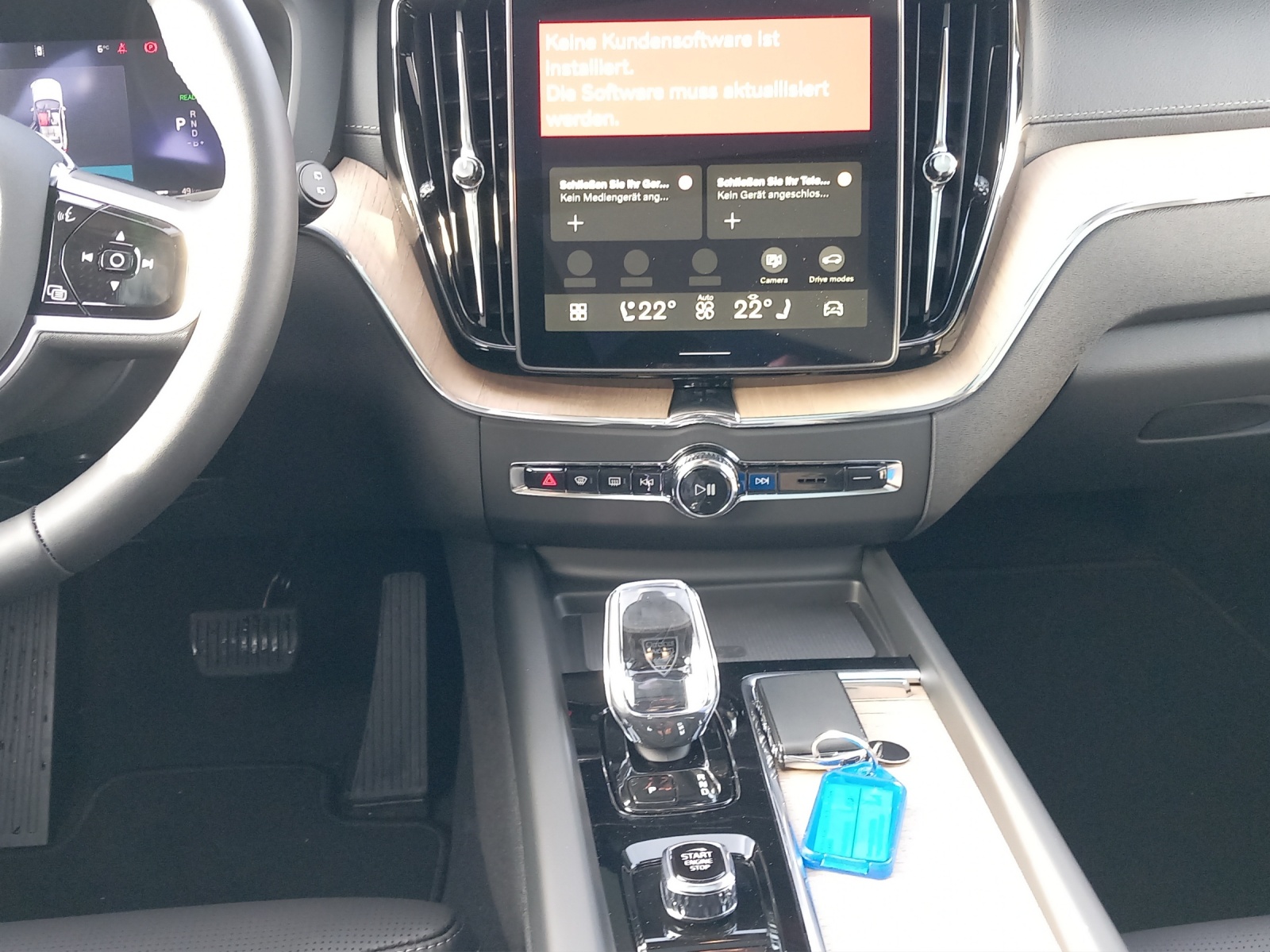 VOLVO XC60 2.0 T6 TE Ultra Dark eAWD-image-17