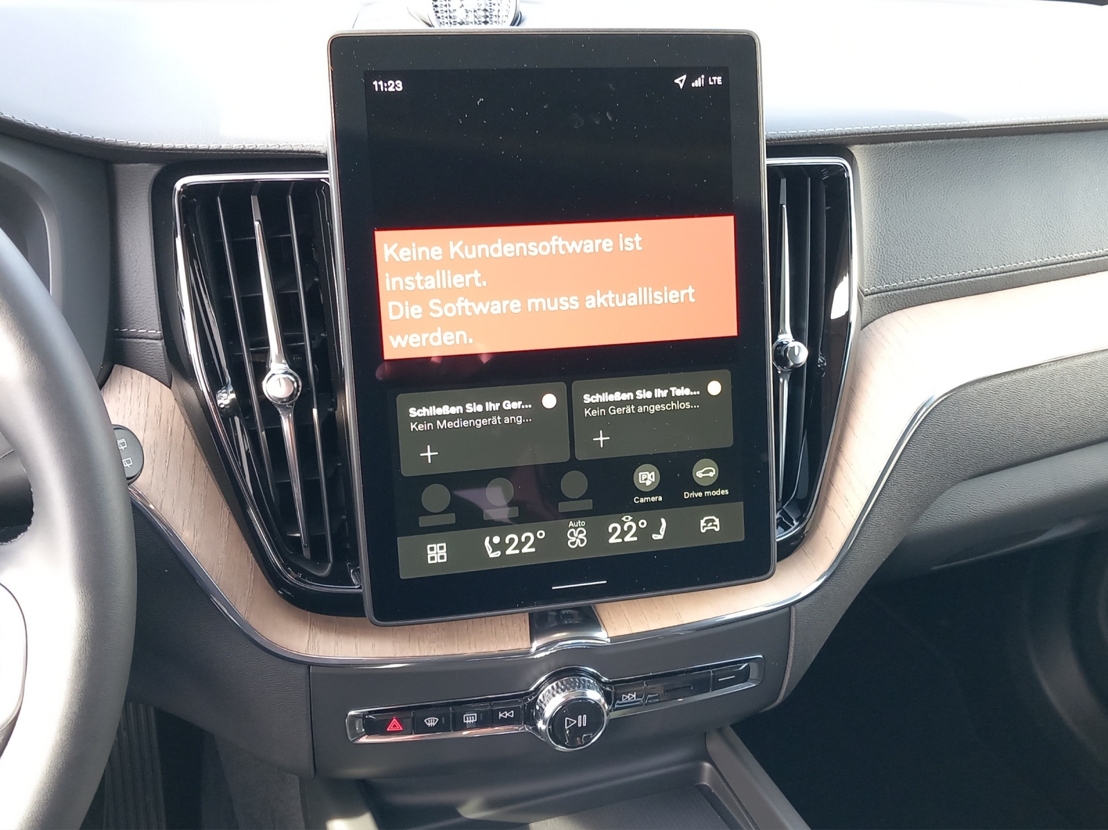 VOLVO XC60 2.0 T6 TE Ultra Dark eAWD-image-18