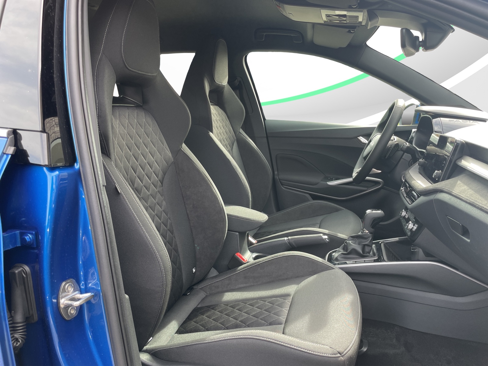 SKODA Fabia 1.0 TSI Dynamic DSG-image-11