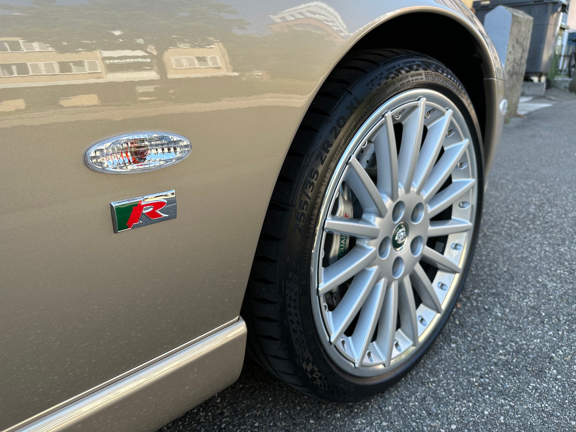 JAGUAR XKR S/C 4.2 Special Edition-image-12