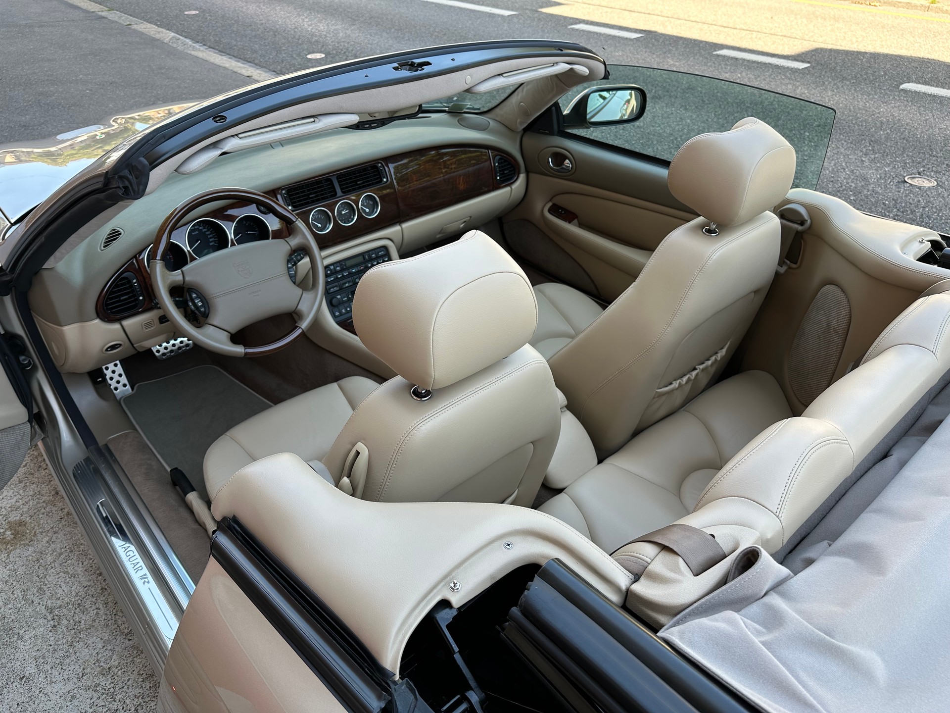 JAGUAR XKR S/C 4.2 Special Edition-image-8