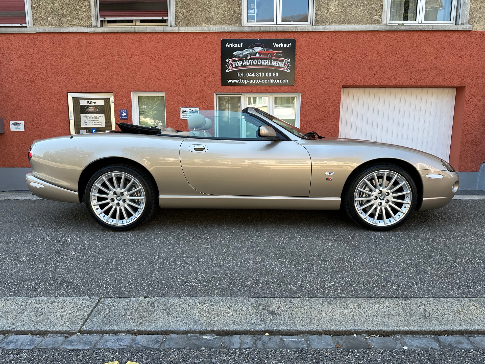 JAGUAR XKR S/C 4.2 Special Edition-image-5