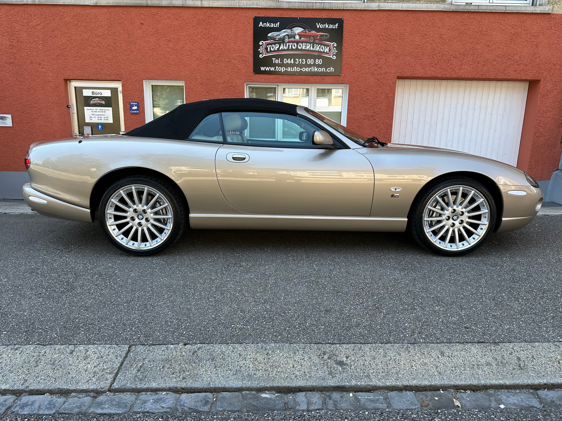 JAGUAR XKR S/C 4.2 Special Edition-image-3