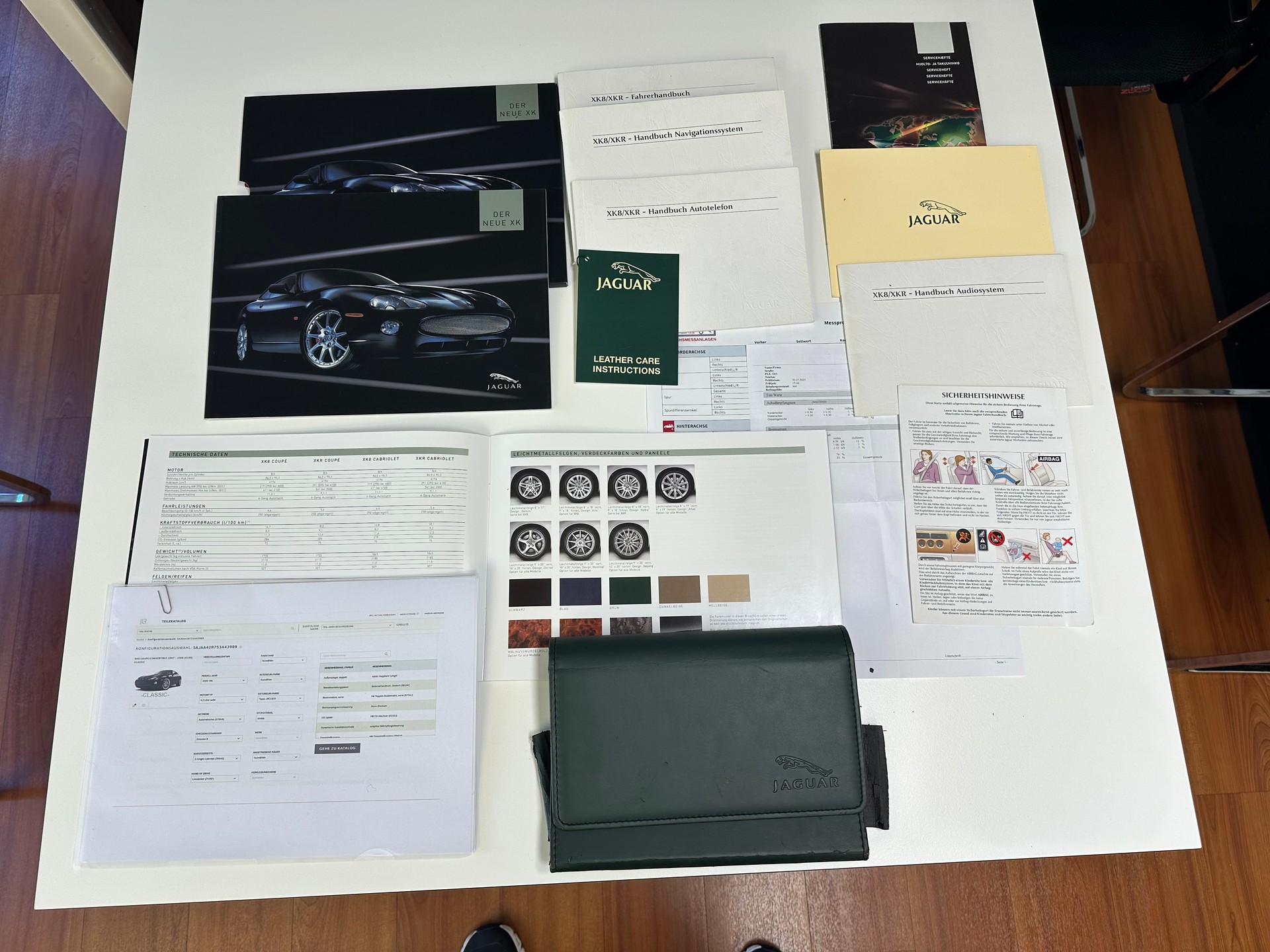 JAGUAR XKR S/C 4.2 Special Edition-image-14