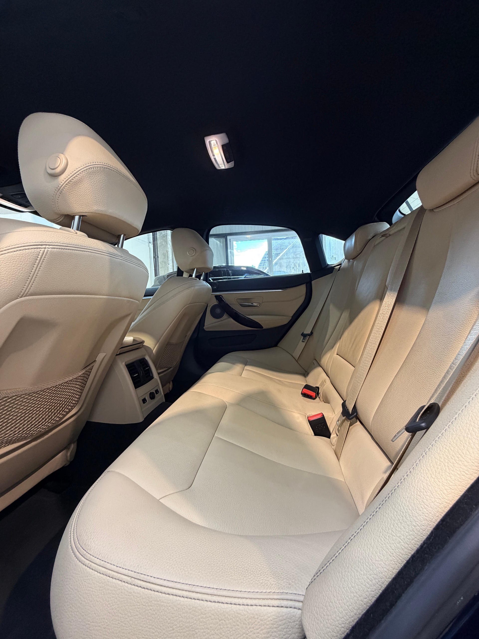BMW 420d Gran Coupé xDrive M Sport Steptronic-image-12