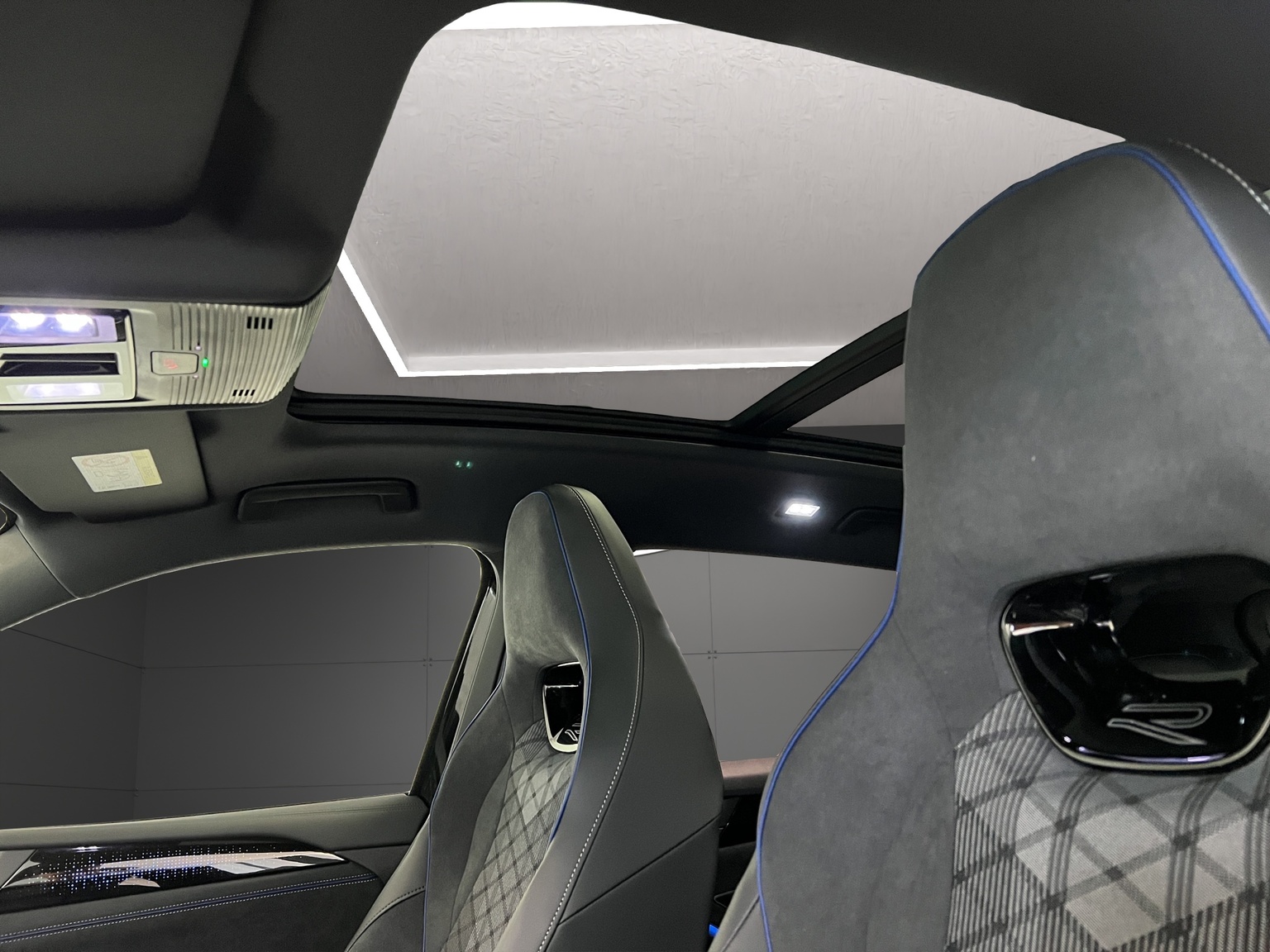 VW Tiguan 2.0 TSI DSG R-Line 4Motion-image-13