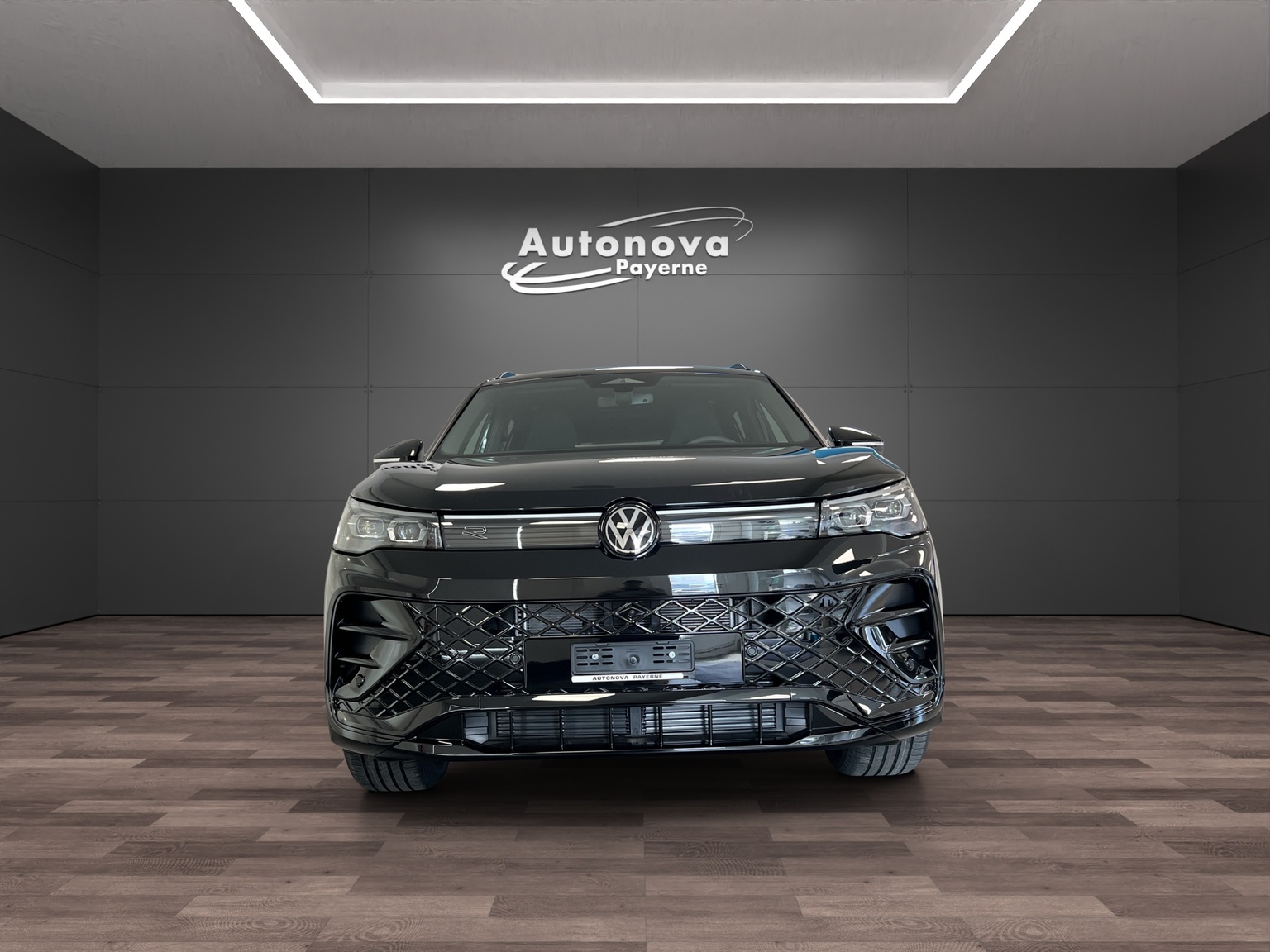 VW Tiguan 2.0 TSI DSG R-Line 4Motion-image-1
