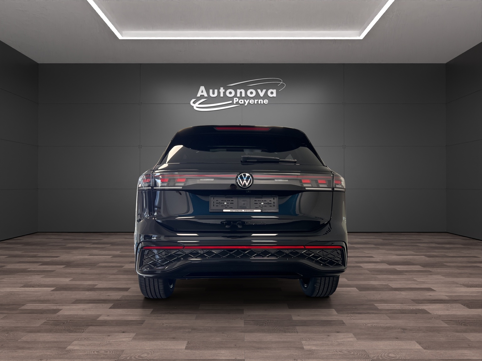 VW Tiguan 2.0 TSI DSG R-Line 4Motion-image-4