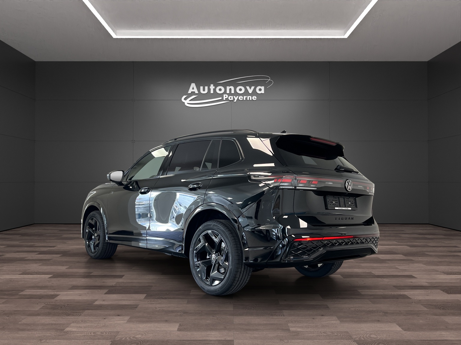 VW Tiguan 2.0 TSI DSG R-Line 4Motion-image-3
