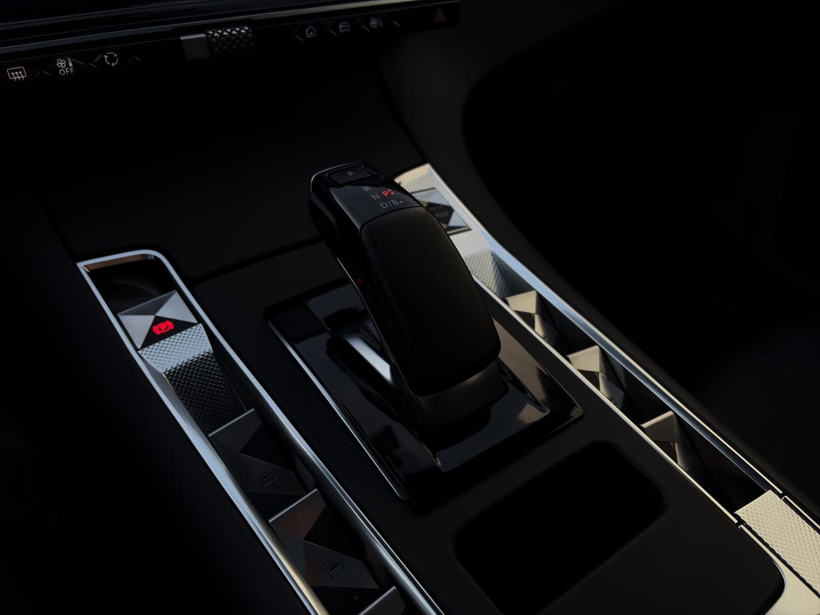 DS AUTOMOBILES 7 1.6 E-Tense Performance Line+ 4x4-image-13